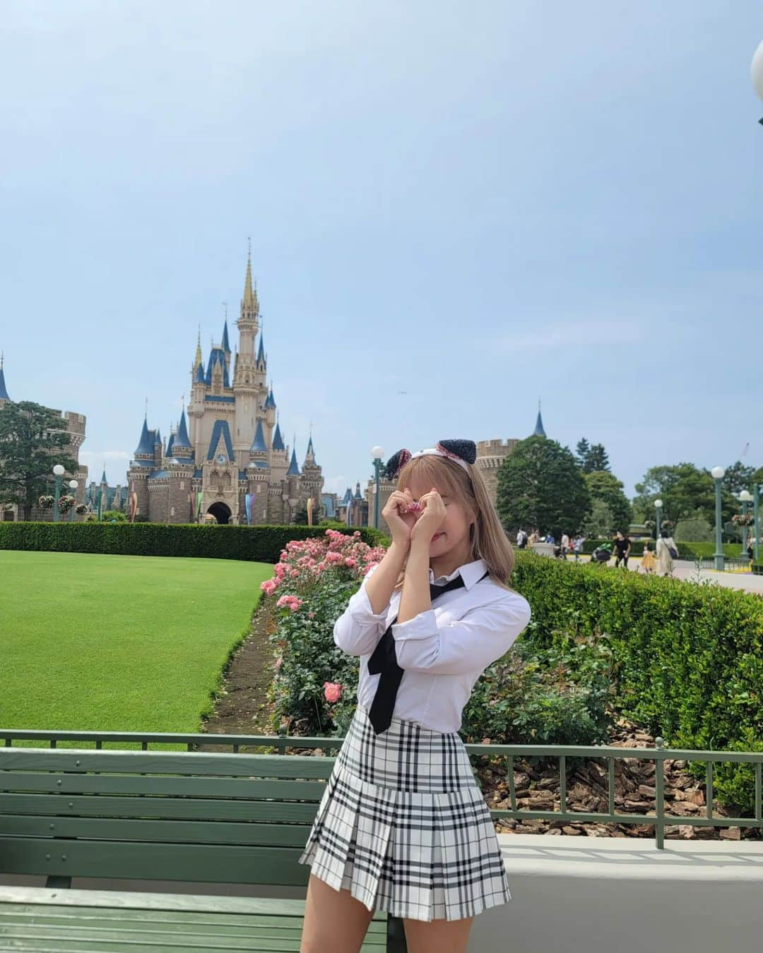 黛実希さんのインスタグラム写真 - (黛実希Instagram)「@tokyodisneyresort_official 🏰👠🤍 制服ディズニー写真どんどん投稿していっちゃう🫶🏻  📍CHOA ONNIラフォーレ原宿校 ラフォーレ原宿 B1 🚃JR原宿駅/明治神宮前駅/表参道駅  #101匹わんちゃん#101匹わんちゃんコーデ#制服ディズニー#ディズニーコーデ #ディズニー好きな人と繋がりたい#ディズニーランド#disneyland#ディズニーカチューシャ #choa_japan#choa#choajapan#制服レンタル#韓国制服レンタル#韓国制服#制服コーデ#制服#制服プリ#渡韓ごっこ#韓国っぽ#ラフォーレ原宿#原宿#디즈니랜드#교복샷#교복스타그램#교복#韓国ヘア#韓国コスメ#韓国メイク#韓国好きな人と繋がりたい #schooluniform」5月29日 13時33分 - candymiiiki