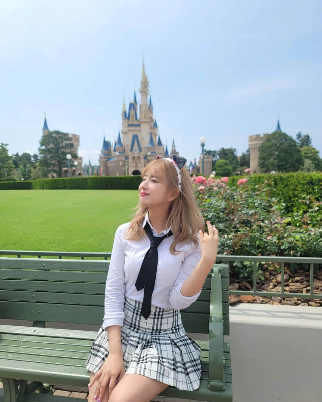 黛実希さんのインスタグラム写真 - (黛実希Instagram)「@tokyodisneyresort_official 🏰👠🤍 制服ディズニー写真どんどん投稿していっちゃう🫶🏻  📍CHOA ONNIラフォーレ原宿校 ラフォーレ原宿 B1 🚃JR原宿駅/明治神宮前駅/表参道駅  #101匹わんちゃん#101匹わんちゃんコーデ#制服ディズニー#ディズニーコーデ #ディズニー好きな人と繋がりたい#ディズニーランド#disneyland#ディズニーカチューシャ #choa_japan#choa#choajapan#制服レンタル#韓国制服レンタル#韓国制服#制服コーデ#制服#制服プリ#渡韓ごっこ#韓国っぽ#ラフォーレ原宿#原宿#디즈니랜드#교복샷#교복스타그램#교복#韓国ヘア#韓国コスメ#韓国メイク#韓国好きな人と繋がりたい #schooluniform」5月29日 13時33分 - candymiiiki