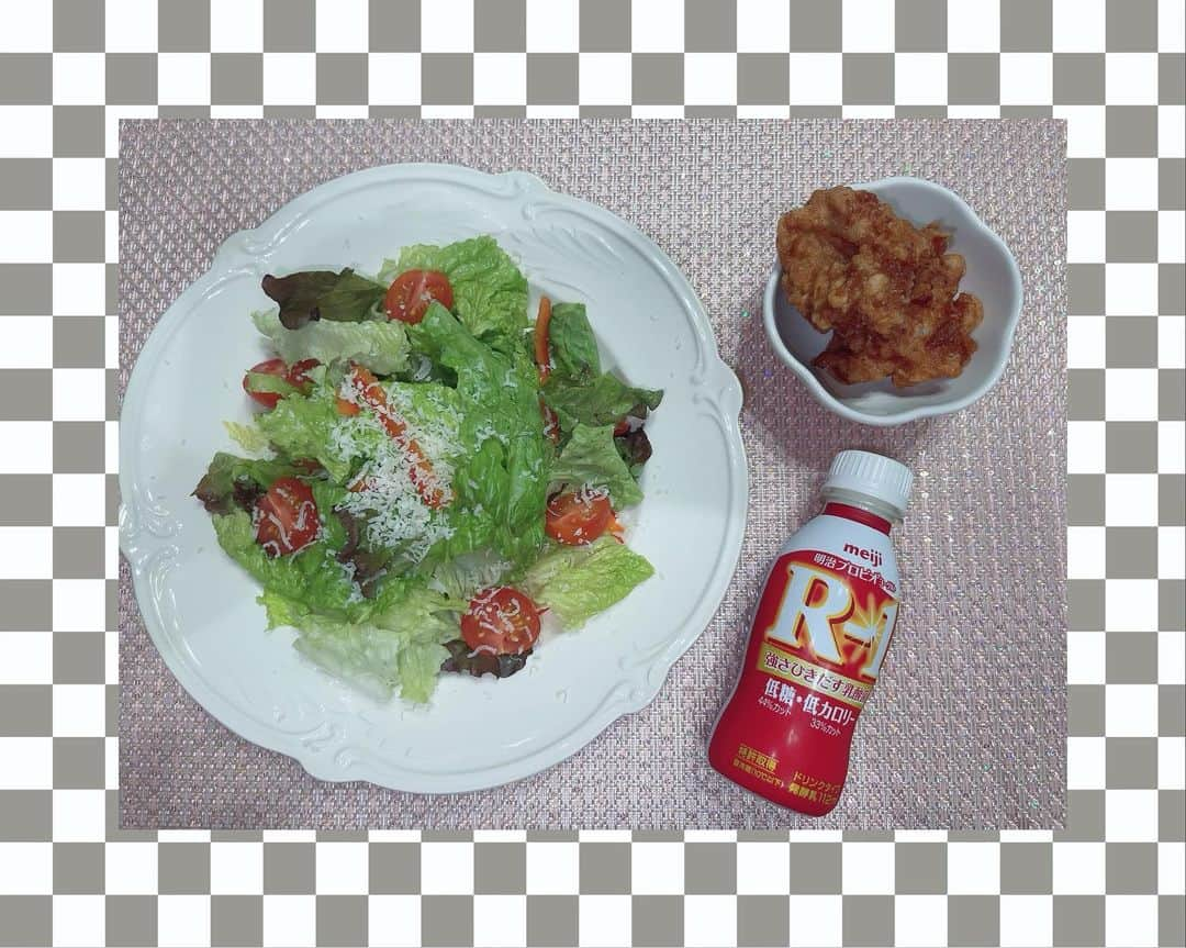 田中れいなさんのインスタグラム写真 - (田中れいなInstagram)「. 普段何食べてるの??ってよく聞かれるっちゃけど 家でのご飯こんな感じで済ませて 後はお菓子食べちゃってます😝💦 今ハマっとうのはハイチュウプレミアム🍇  これめっちゃおいしい♡ ・‥…━━━☞・‥…━━━☞ #偏食 #真似せんでね笑 #ハイチュウ  #photo #Instagram」5月29日 18時05分 - tanakareina.lovendor