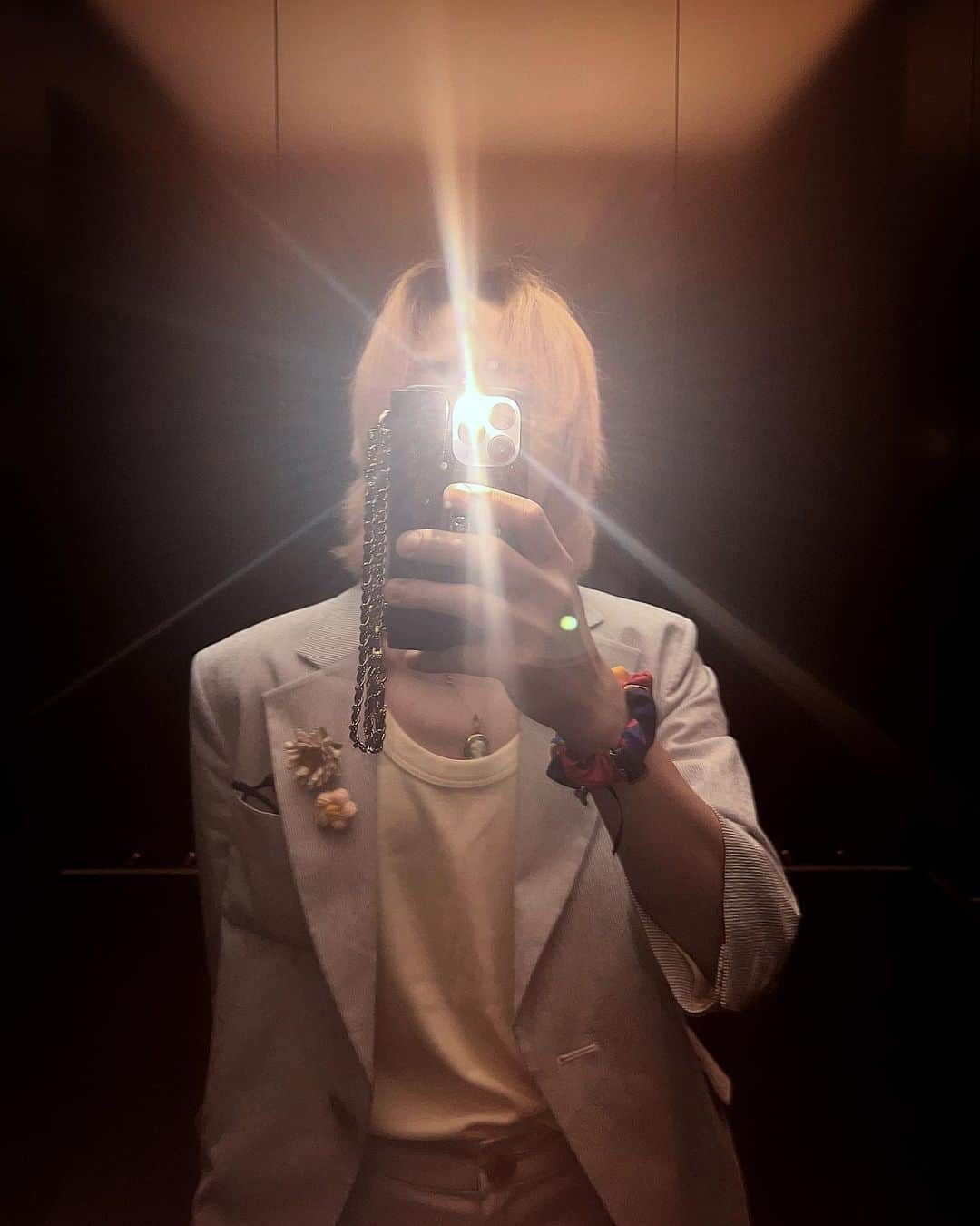 G-DRAGONさんのインスタグラム写真 - (G-DRAGONInstagram)「Libre comme les nuages」5月30日 4時40分 - xxxibgdrgn