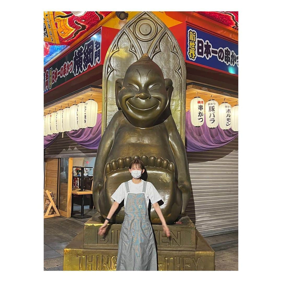 桃果さんのインスタグラム写真 - (桃果Instagram)「撮休で大阪満喫🐙  関西出身のメイクさんに教えてもらったコーヒーを どうしても飲みたくて！行ってきた♡  とっても大きなビリケンさんにも 出会ったから4ショット。 （顔がだんだん似てる…？）  撮影で来てるのに完全に旅行気分！笑 パワーチャージできたっ♪」5月30日 10時33分 - momoka_825_