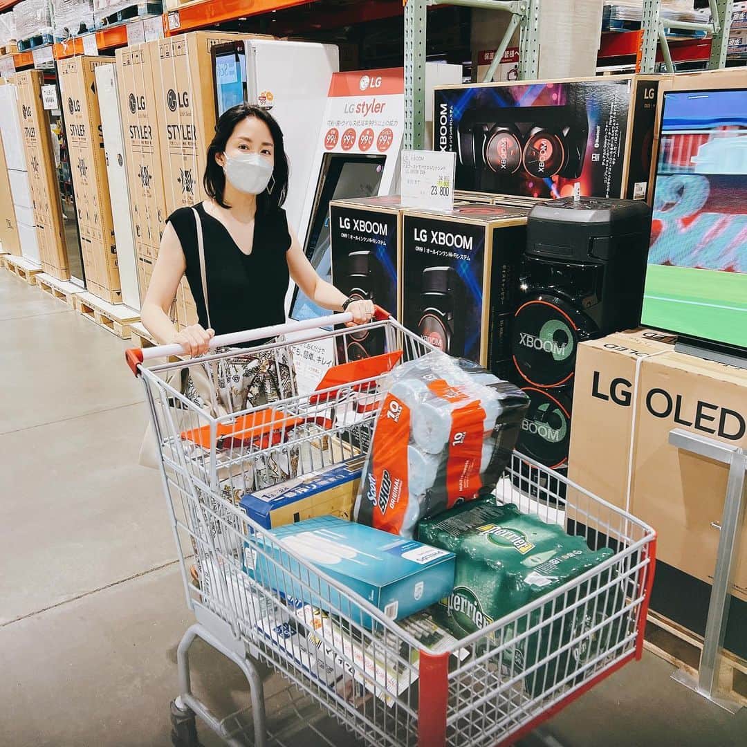 内田恭子さんのインスタグラム写真 - (内田恭子Instagram)「久しぶりのCostco!! テンション上がって買い過ぎちゃうんだよなあ。  Shopping at Costco😊  #shopping #loveshopping #costco #お買い物 #コストコ #買い過ぎ注意 #内田恭子 #kyokouchida」5月30日 10時45分 - kyoko.uchida.official