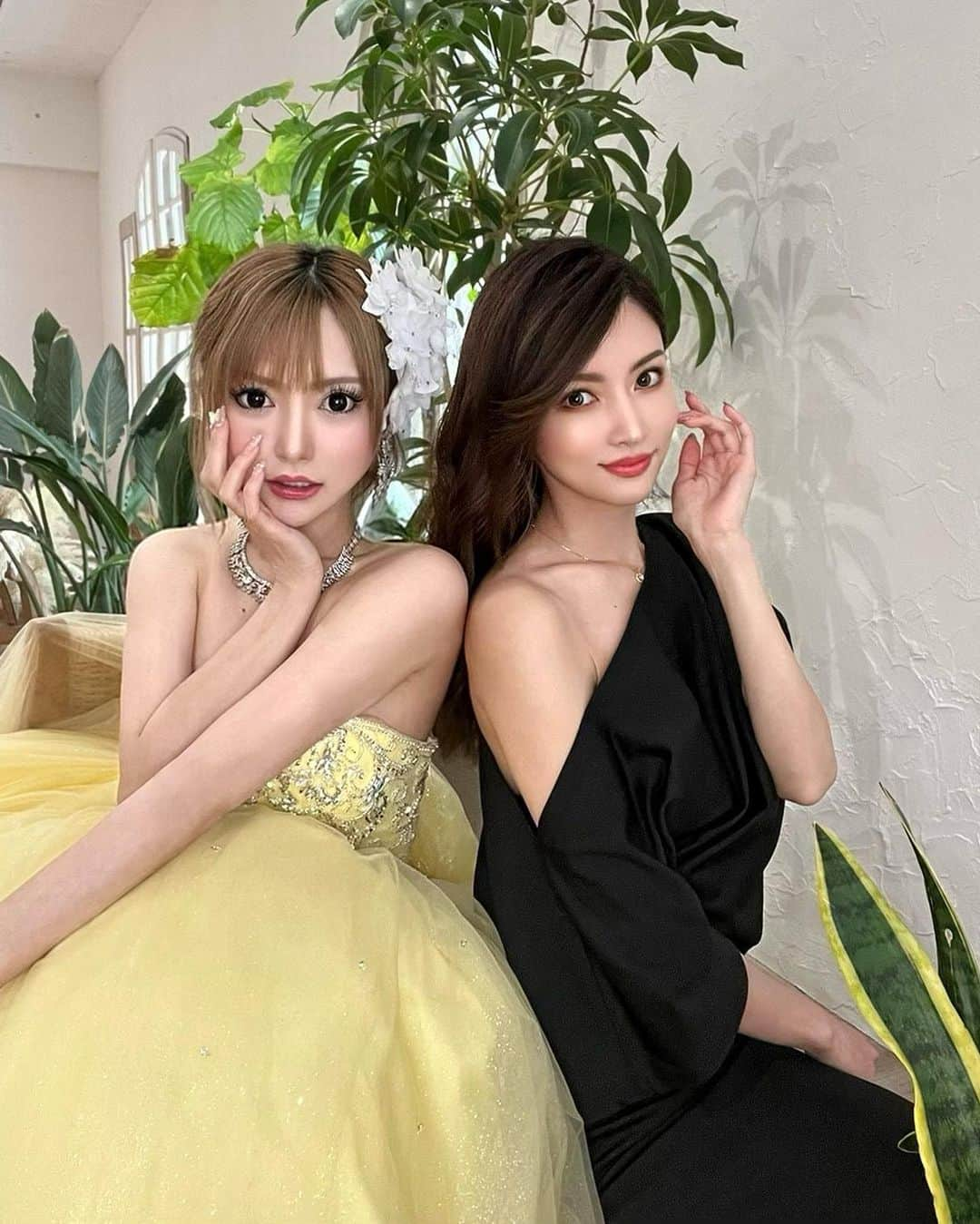 葉月芽生さんのインスタグラム写真 - (葉月芽生Instagram)「💛👩‍❤️‍👩🖤  だいすきなれおちゃんと撮影🤭👗💕 @angelr_dress   いつもガールズトークで盛り上がっちゃう🥳💗 @reoreo1119   #angelr  #veautt  #model  #photography  #princess  #dress  #yellow  #black  #flowers  #エンジェルアール  #ヴュート #ドレス  #新作」5月30日 18時31分 - mei_hazuki