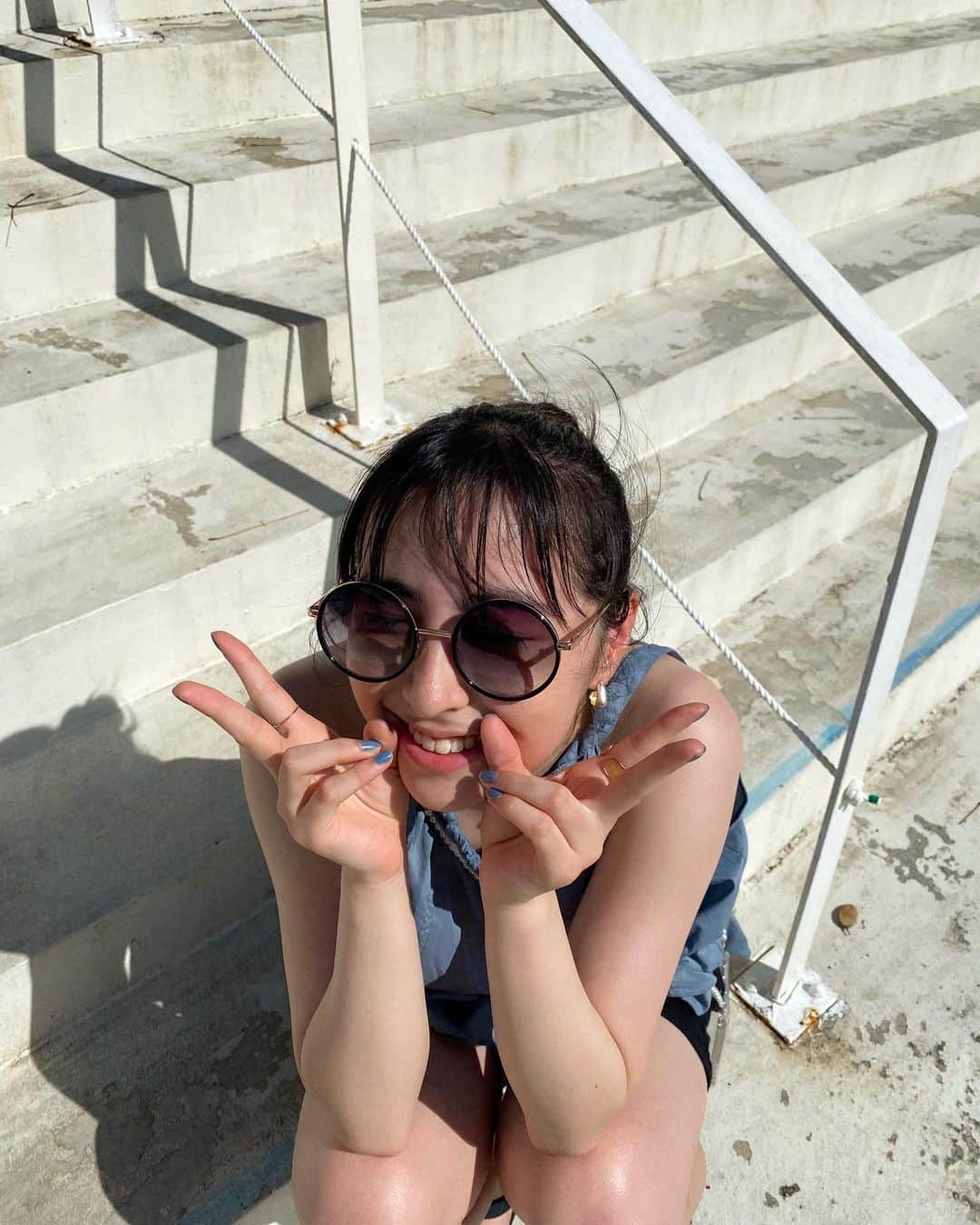 小高サラさんのインスタグラム写真 - (小高サラInstagram)「・ Is it summer already？🌞🌺   #hm#sunglasses#summercode #小高サラ#スターダストプロモーション」5月30日 20時31分 - sara_odaka_official