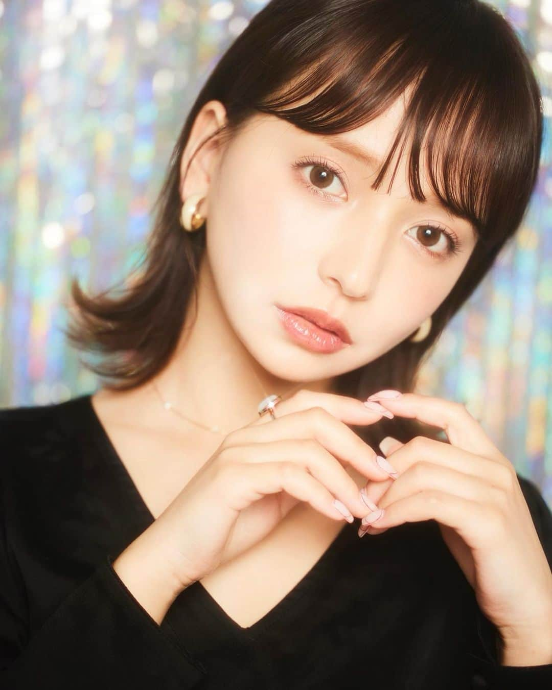 平尾優美花（ゆみちぃ）さんのインスタグラム写真 - (平尾優美花（ゆみちぃ）Instagram)「ビューティ撮っていただきました📸💄 @bunbun_1031 @hairmake_satomi_katsuragi はじめましてのおふたり、とってもたのしかった〜！！  何枚目がいいかなぁ？」5月30日 20時59分 - hirao_yumika