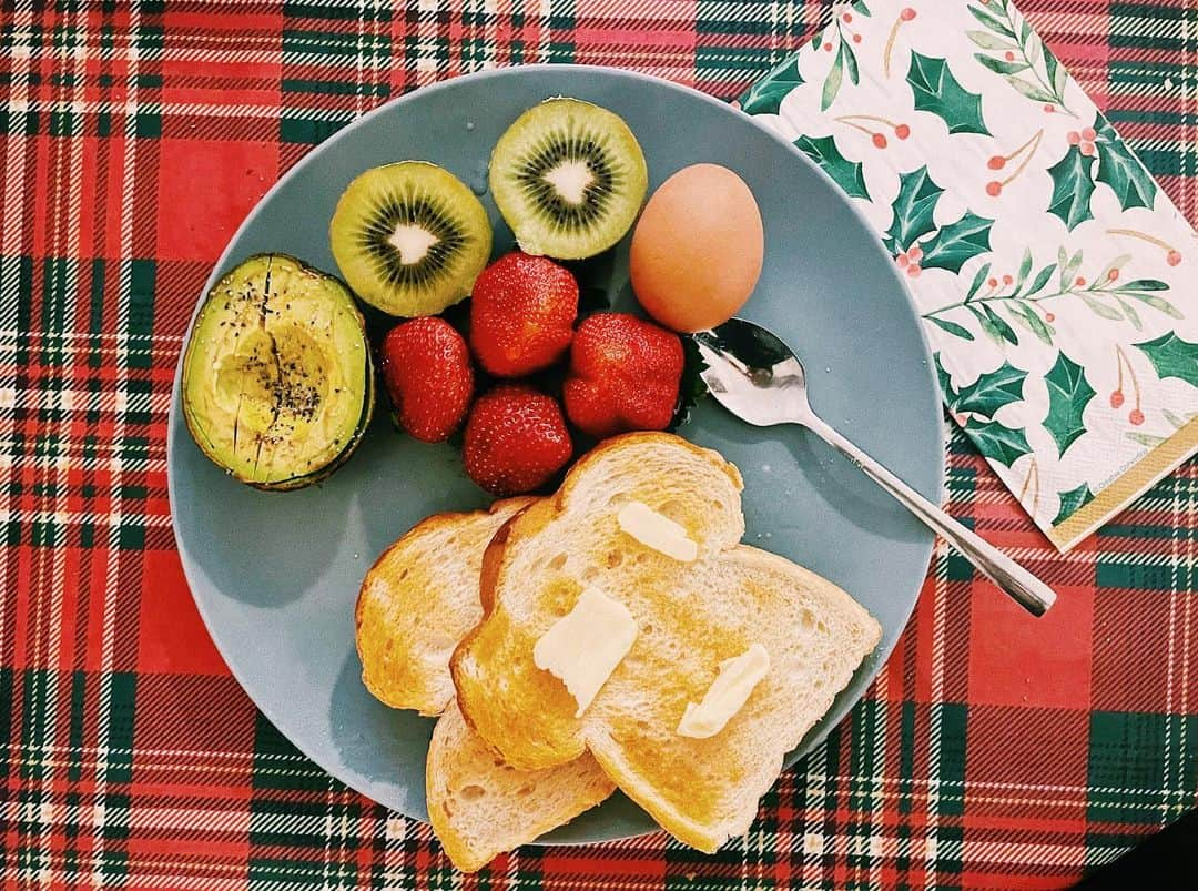 吉田知那美さんのインスタグラム写真 - (吉田知那美Instagram)「・ トースト時々サンドイッチ🍞🥪  #トースト」5月31日 20時31分 - chinami1991