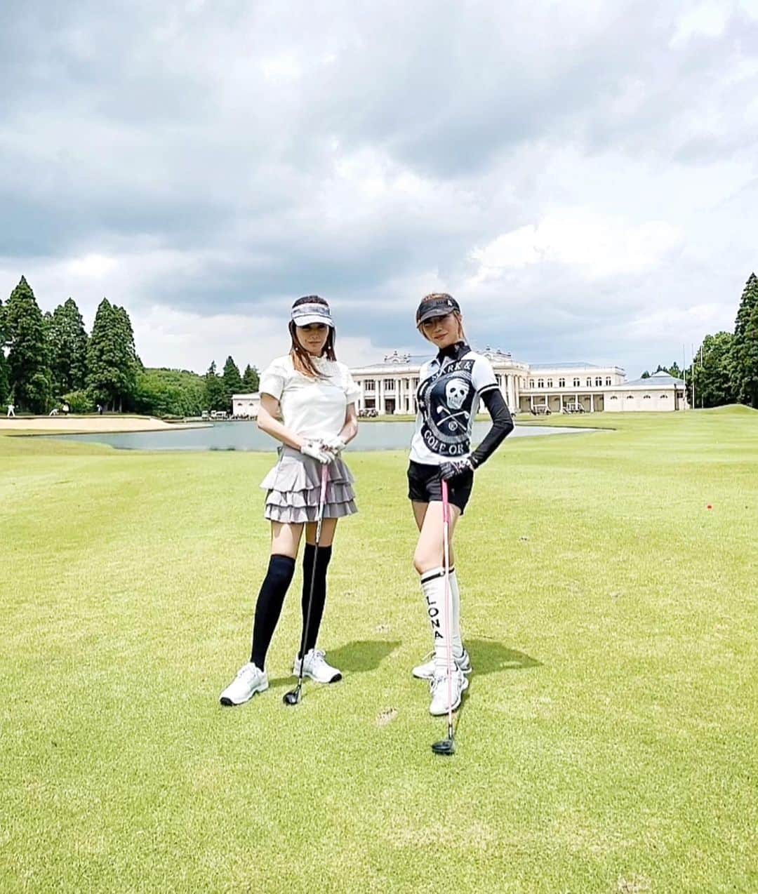 明星優花さんのインスタグラム写真 - (明星優花Instagram)「理沙と久々のゴルフ⛳️🏌️‍♀️✨  千葉の #ミルフィーユ で⛳️  設備もゴージャスだし、一年振くらいで前半かなり叩いちゃったけど、やっぱりゴルフは楽しい😆💓  そして、今回もなんと17とご縁のある317番w  今年は沢山ゴルフ行きたい🏌️‍♀️✨  #ゴルフ#ゴルフ女子 #ゴルフウェア #ゴルフ女子コーデ #ゴルフコーデ #ゴルフ初心者 ま#ゴルフスイング #ゴルフバカ #ゴルフ好き #ゴルフ大好き #ゴルフ初心者 #ゴルフ場 #ゴルフ好きな人と繋がりたい #ゴルフ練習 #ゴルフファッション #ゴルファー #golf」6月1日 20時38分 - yuka1219yuka