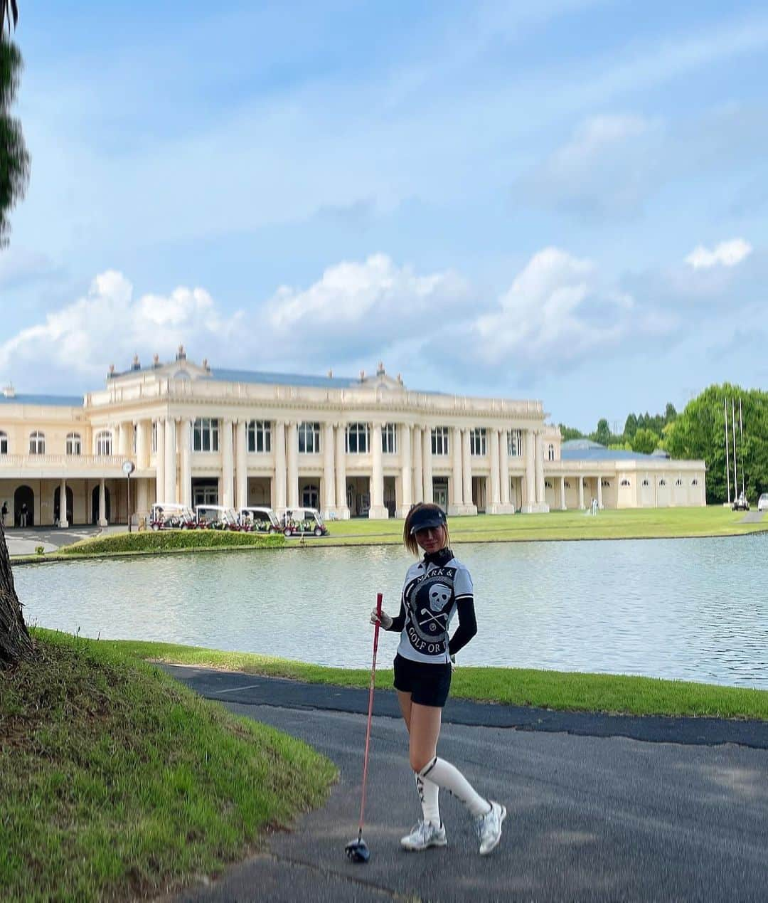 明星優花さんのインスタグラム写真 - (明星優花Instagram)「理沙と久々のゴルフ⛳️🏌️‍♀️✨  千葉の #ミルフィーユ で⛳️  設備もゴージャスだし、一年振くらいで前半かなり叩いちゃったけど、やっぱりゴルフは楽しい😆💓  そして、今回もなんと17とご縁のある317番w  今年は沢山ゴルフ行きたい🏌️‍♀️✨  #ゴルフ#ゴルフ女子 #ゴルフウェア #ゴルフ女子コーデ #ゴルフコーデ #ゴルフ初心者 ま#ゴルフスイング #ゴルフバカ #ゴルフ好き #ゴルフ大好き #ゴルフ初心者 #ゴルフ場 #ゴルフ好きな人と繋がりたい #ゴルフ練習 #ゴルフファッション #ゴルファー #golf」6月1日 20時38分 - yuka1219yuka