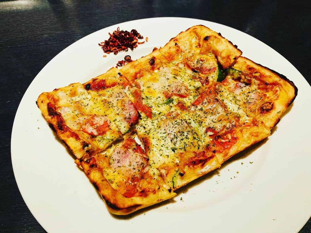 中嶋勝彦さんのインスタグラム写真 - (中嶋勝彦Instagram)「美味しいピザに出会った時  #ピザ  #pizza  #bar  #diningbar  #tommys #六本木 #roppongi」6月1日 21時04分 - katsuhiko_nakajima