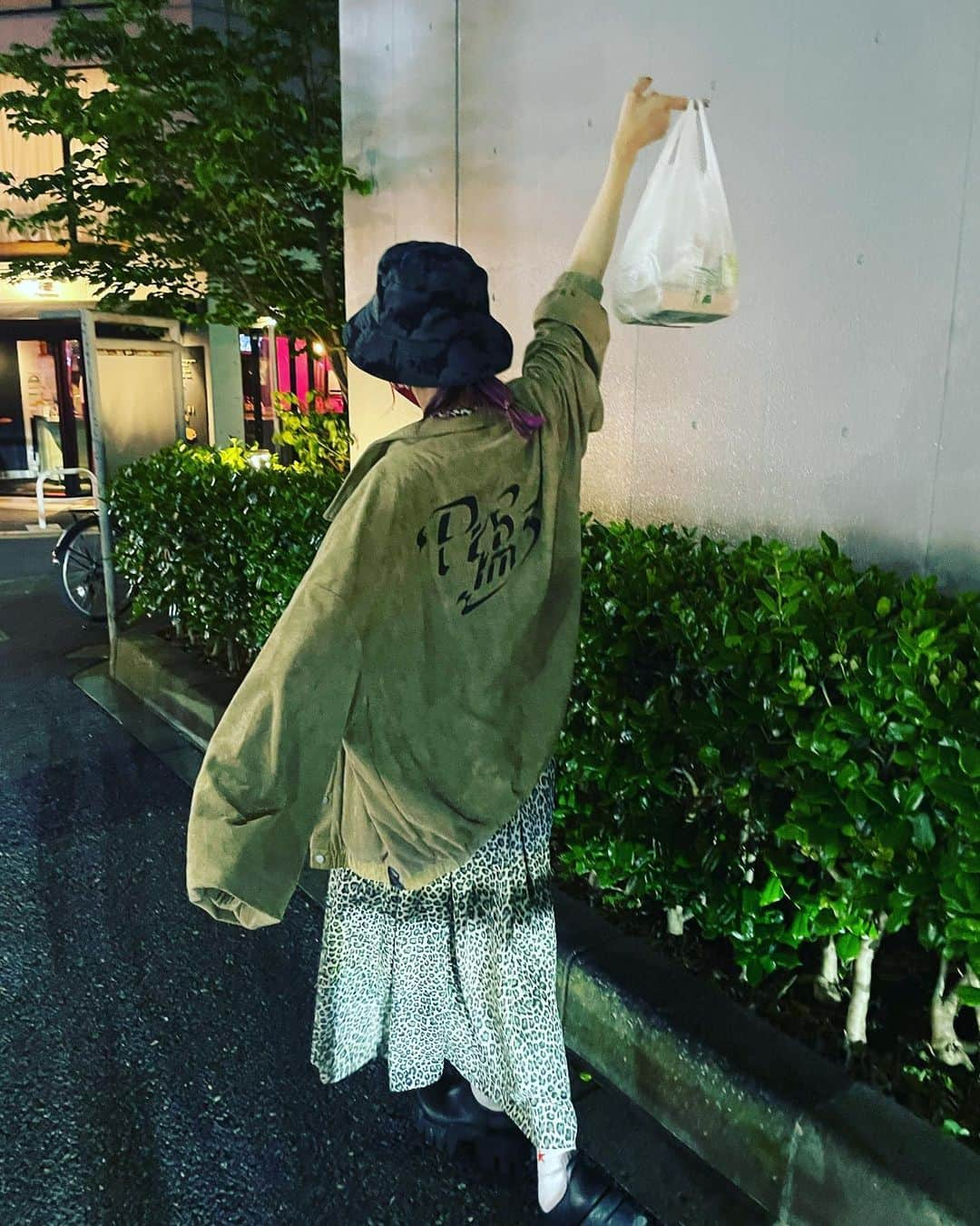 LiSAさんのインスタグラム写真 - (LiSAInstagram)「おつかれ〜私のかえりを待ってるのは〜果実の柔らかいご褒美の味〜とお弁当〜🍱 今日もみんなお疲れ様でしたっ☻ #シフクノトキ」6月2日 22時12分 - xlisa_olivex