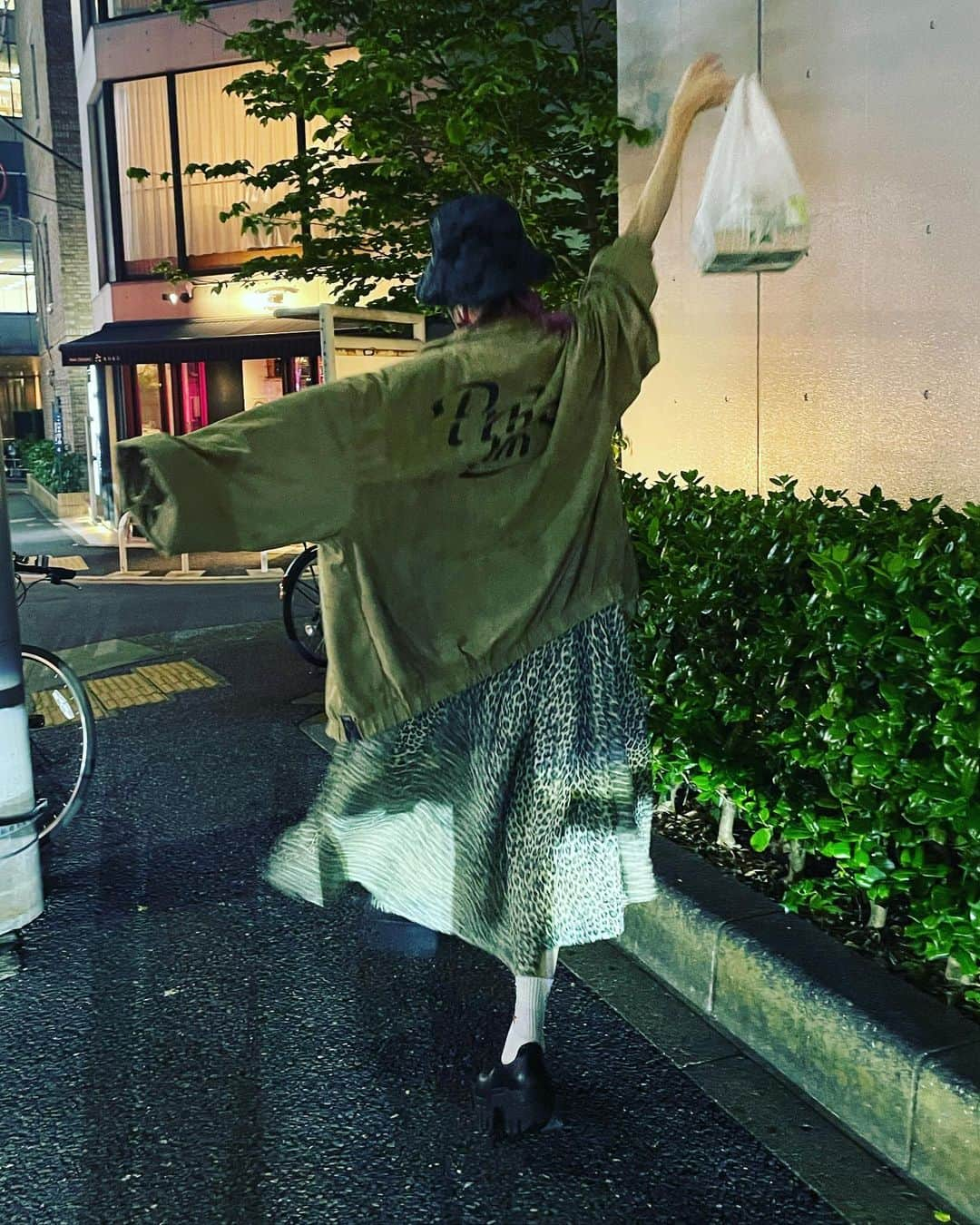 LiSAさんのインスタグラム写真 - (LiSAInstagram)「おつかれ〜私のかえりを待ってるのは〜果実の柔らかいご褒美の味〜とお弁当〜🍱 今日もみんなお疲れ様でしたっ☻ #シフクノトキ」6月2日 22時12分 - xlisa_olivex