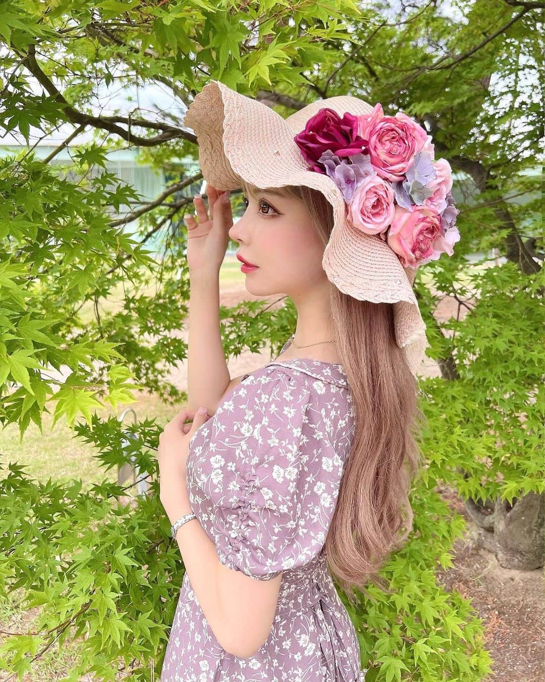 吉川ちかさんのインスタグラム写真 - (吉川ちかInstagram)「お花いっぱいの デコレーション帽子可愛い🥹💓 (@hana.boushi ) 大優勝なデザインです🫶  これから夏に向けて 可愛いデコレーション帽子 素敵だと思います🥺💓 他にもデザインあるからチェックしてみてね！  #デコレーション#デコレーション帽子#帽子#夏#金沢旅行#金沢観光#ファッション#コーディネート#code#ワンピースコーデ」6月2日 22時54分 - yoshikawachika_1116