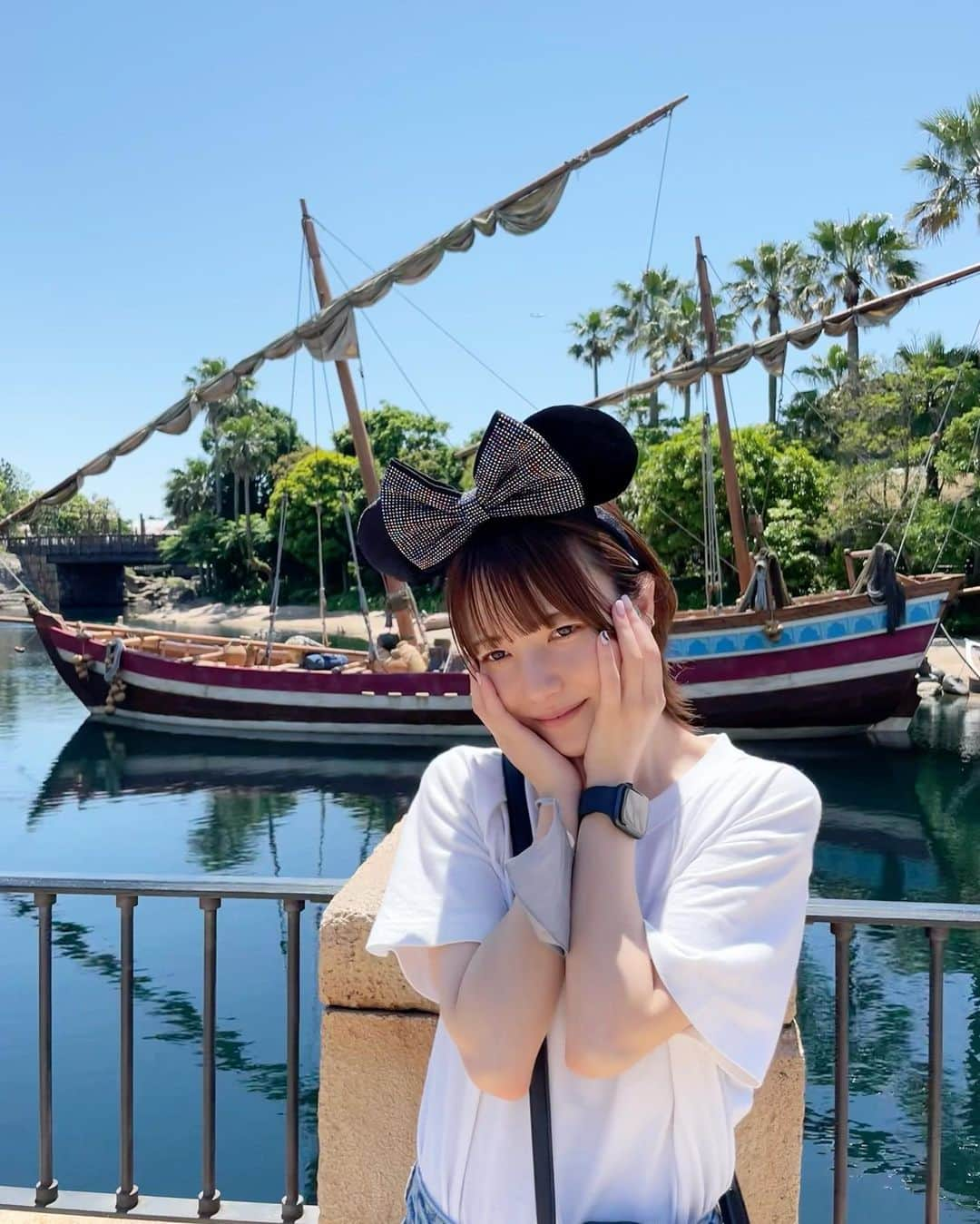 樺澤まどかさんのインスタグラム写真 - (樺澤まどかInstagram)「🌋  ちと前にDisneySea行ってきましたー！！  天気良くて体調良くて効率よくて アトラクめっちゃ乗れてさいっこーうでした！！  もちろんビールも飲みました🍺🍺  あぁぁめちゃくちゃ楽しかった… またすぐ行きたい行きたい行きたい…  しばらくDisney投稿続きます🥹  #樺澤まどか  #ディズニーシー #tds #disneysea #ディズニー #disney #舞浜 #アラビアンコースト #ダウ船 #ショートヘア #ショート女子 #ウルフカット #ウルフ女子 #マッシュ #マッシュウルフ #ミニー #ミニーカチューシャ #白t #白tコーデ #夏コーデ #summer #summerfashion」6月2日 23時46分 - kabasawa_madoka