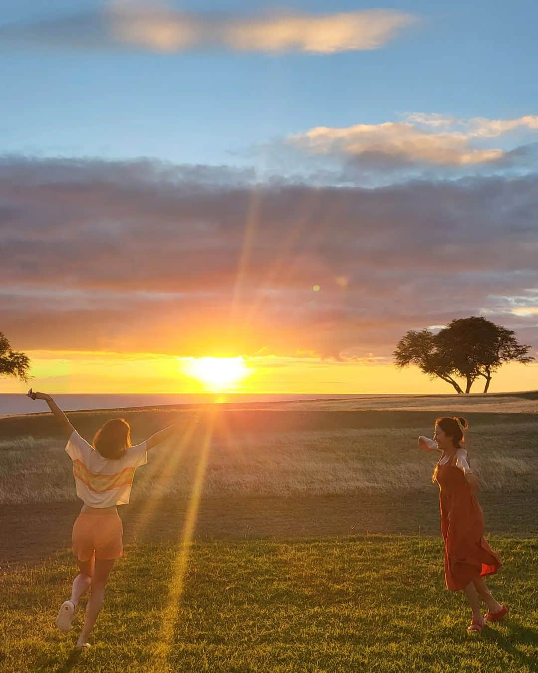 チョン・ヘビンさんのインスタグラム写真 - (チョン・ヘビンInstagram)「황홀한 노을♡」6月3日 15時59分 - heavenbin83