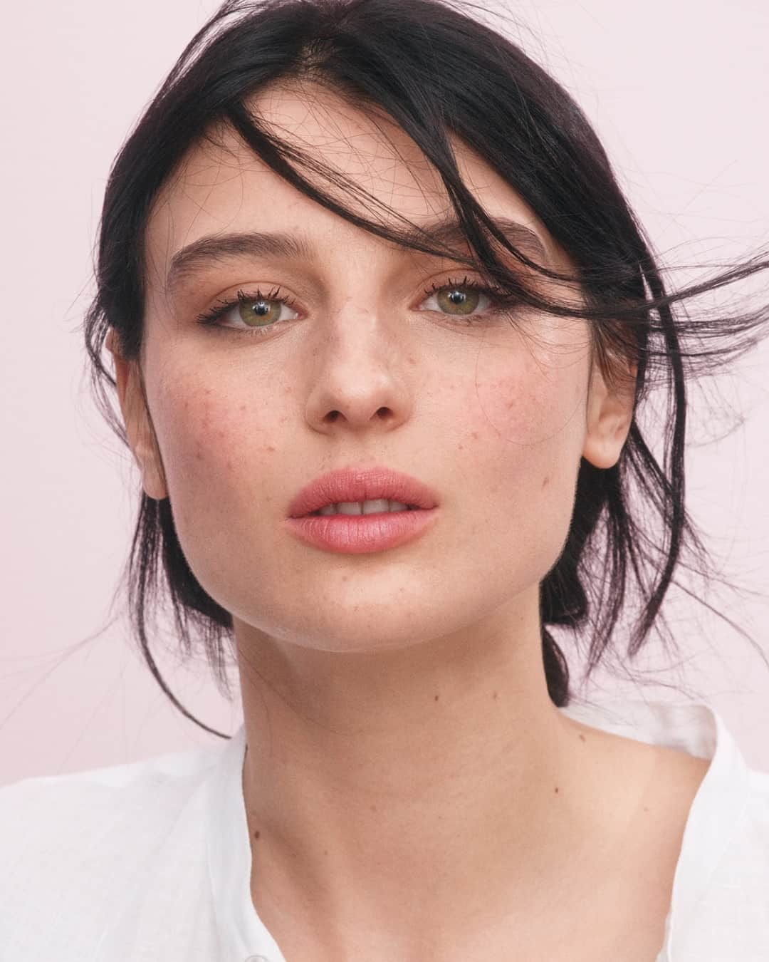 Armani Beautyさんのインスタグラム写真 - (Armani BeautyInstagram)「Fresh faced and natural. @opheliamillaiss wears NEO NUDE MELTING COLOR BALM in shade 52 for a true no makeup look and feel.   #Armanibeauty #AlicePagani #ArmaniNeoNude #NeoNude」6月3日 17時00分 - armanibeauty