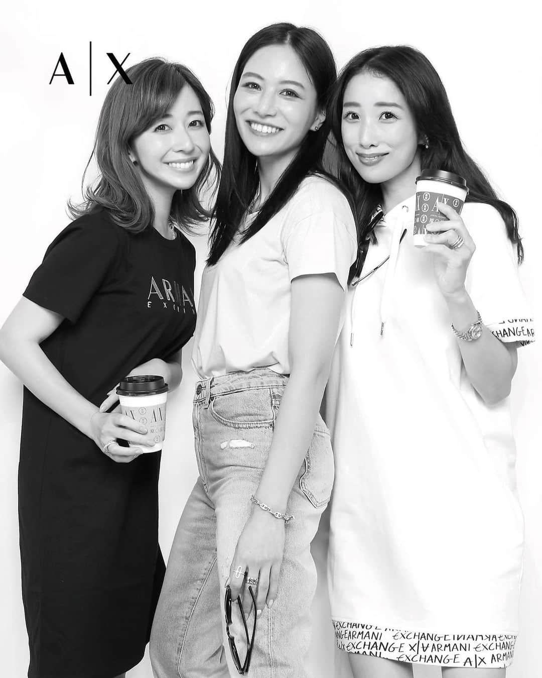 石井里奈さんのインスタグラム写真 - (石井里奈Instagram)「こんばんは💕 .  @armaniexchange の原宿キャットストリート店で行っているAXchangerセルフ写真館で写真を撮ってきたよ📸 この機械、去年韓国で流行って、新大久保に撮影機械があって何時間も並んだという話題の撮影機🥹❤️ 確かにかなり綺麗にかっこよくセルフで撮れて楽しかったー😆💕 . 今回は読モ友達のさあやと千春ちゃんと一緒に📸カジュアルコーデでクールに撮ろうとみんなで奮闘して楽しかった☺️❤️ 撮影した画像はその場でQRコードを読み込むだけで携帯へダウンロードできちゃうよ🤳👍 . 「#axchanger」をつけてInstagramもしくはTikTokに写真投稿して、TikTok事務局アカウントをフォローするとギフトもプレゼントされるらしいので是非行ってみてね📸 . 今回もAXの可愛いお洋服たくさん試着して写真撮れて楽しかった🥰❤️何枚目が好きか教えてね💬 . #ax #armaniexchange #armani #韓国 #韓国ファッション #韓国ヘア #オルチャン #写真館 #撮影 #モノクロ #モノクロ写真 #モノクロ背景 #モノクロコーデ #アルマーニ #アルマーニエクスチェンジ #りなまるコーデ #カジュアルコーデ #女子会 #読者モデル #読モ #大人カジュアル #カジュアルコーデ #casualstyle #outfit #korea #koreanstyle #korea #韓国ドラマ #tiktok #新大久保 #大人カジュアルコーデ」6月3日 19時17分 - ri7tin1025