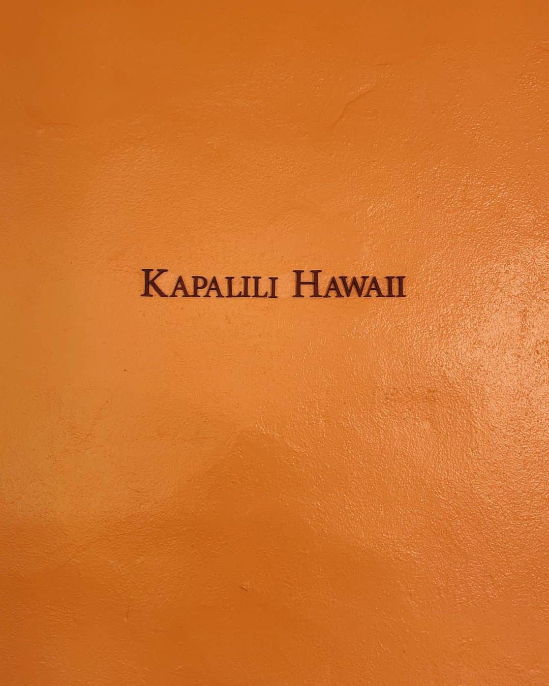 HISANAさんのインスタグラム写真 - (HISANAInstagram)「ロイヤルハワイアンのガーデンヨガ🧘🏼‍♀️🌺 久しぶりのマスクなしのヨガ、かなりすっきりしました〜😮‍💨🌿 @kapalili_hawaii Shokoさんのハッピーオーラにさらに元気もらえました🌈 ハワイに行かれる方はぜひ💕  ヨガウェアも質問の多かったすずちゃんのスイミングバッグも @kapalili_hawaii_clothing のもの🤭  日本でポップアップされるみたいなので、お近くの方ぜひぜひ🌺 名古屋高島屋 6/7-6/12 阪急梅田 7/12-7/18 湘南TSUTAYA 7/30-8/31  最近👨🏻もヨガが気に入ってくれたようで毎晩ストレッチヨガやってるので、また夫婦ヨガLiveやりますね〜😘  #ロイヤルハワイアン#ロイヤルハワイアンホテル#ガーデンヨガ#ヨガウェア#ヨガインストラクター#ベビーヨガ#夫婦ヨガ#生後6ヶ月#東京ママ#ママヨガ#ママヨガインストラクター#子連れハワイ#赤ちゃん連れハワイ」6月3日 21時08分 - hisana22