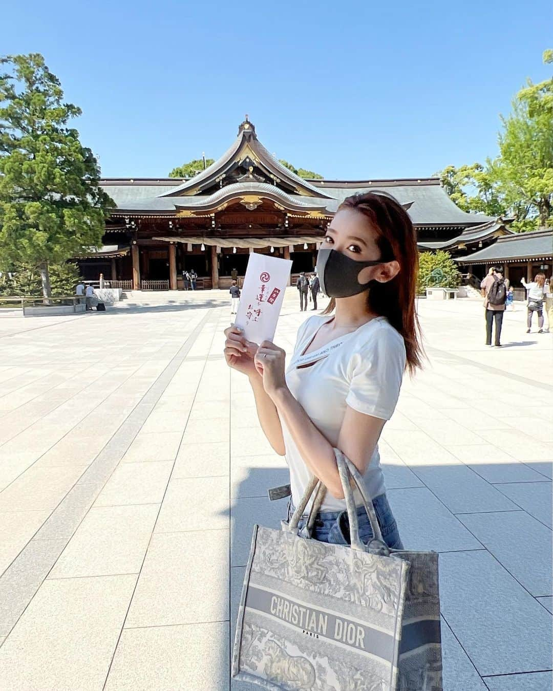 杉山佳那恵さんのインスタグラム写真 - (杉山佳那恵Instagram)「夫と神社にお参りして 江の島の海行ってきたよ😛💕  めっちゃいい天気で楽しかったー✌️  もぉ夏ですなぁ♡  この日の洋服は全身 @bloomin_official ✨  トップスは昨日発売された 新作の可愛いお気に入りです💗  #江の島#海#デート#寒川神社#happy#fashion#bloomin」6月4日 13時52分 - kanaxxy_0421