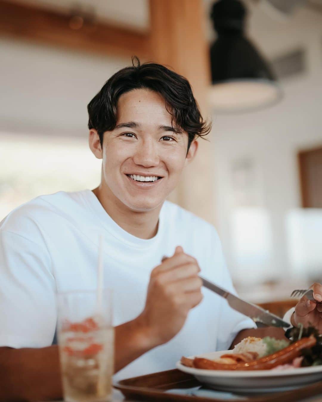 荒井陸さんのインスタグラム写真 - (荒井陸Instagram)「Breakfast☕️🥐🥓🥗  tops : @roughwell_wear 👑🌊」6月4日 13時58分 - a2desu