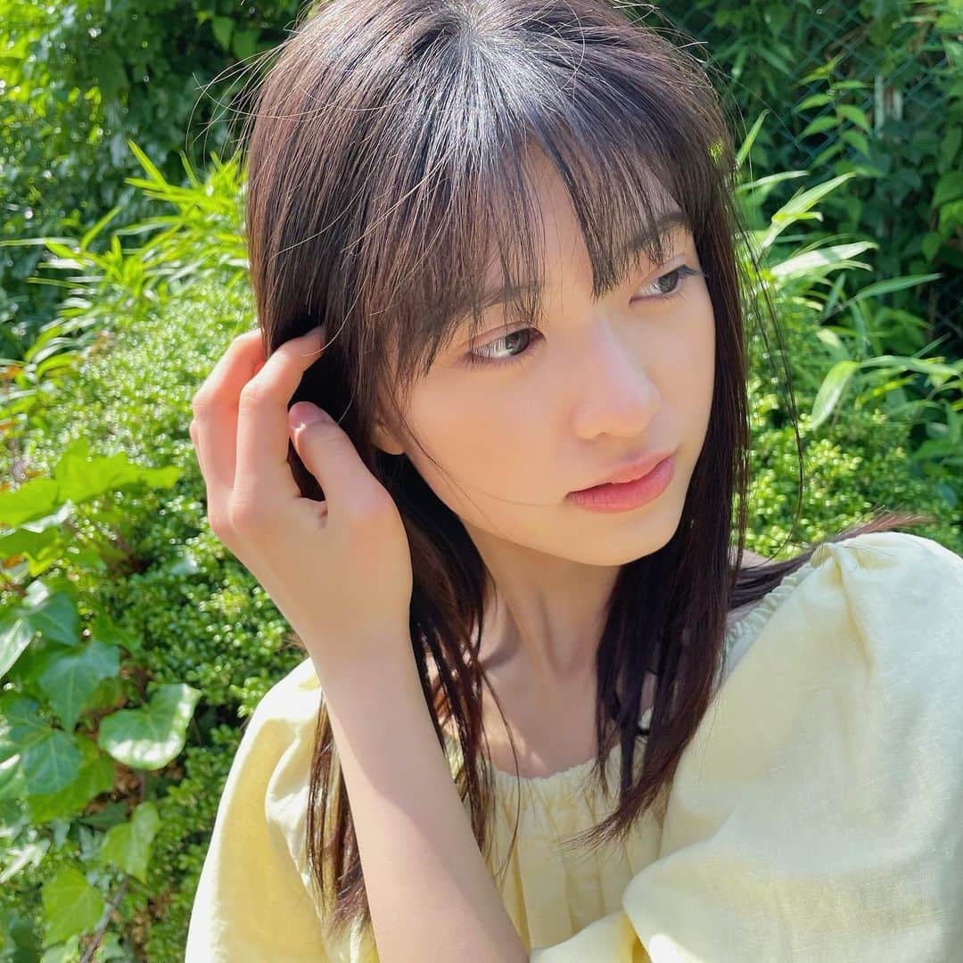 凛美さんのインスタグラム写真 - (凛美Instagram)「◡̈ ⁡ 気持ちいい太陽でニコニコ~☀️ ひよこみたいで可愛いお洋服🐣 黄色づくし~💛 ⁡」6月4日 14時15分 - rimi_kenon_official