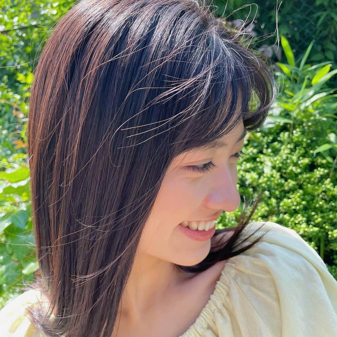 凛美さんのインスタグラム写真 - (凛美Instagram)「◡̈ ⁡ 気持ちいい太陽でニコニコ~☀️ ひよこみたいで可愛いお洋服🐣 黄色づくし~💛 ⁡」6月4日 14時15分 - rimi_kenon_official