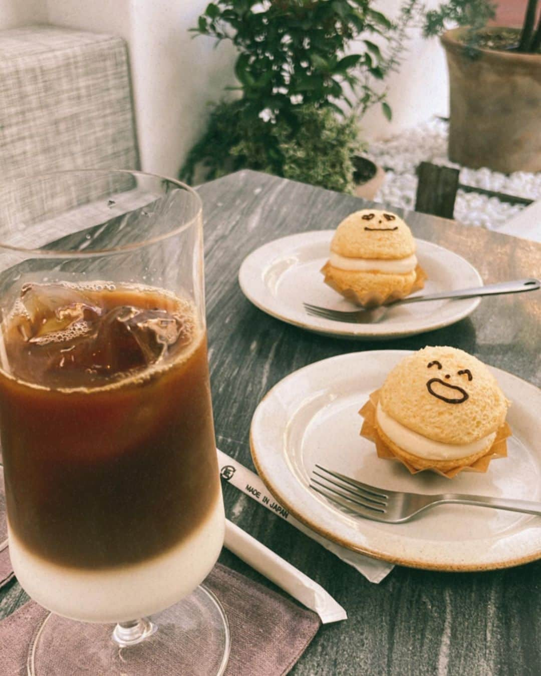 北原里英さんのインスタグラム写真 - (北原里英Instagram)「☕️ この前みなみちゃんと おしゃれなカフェ行きました🍰 みなみちゃんと話すと元気もらえる💭  これ、 ケーキと同じ顔しました😄😄😄  @taka37_chan」6月4日 20時37分 - rie_kitahara_3