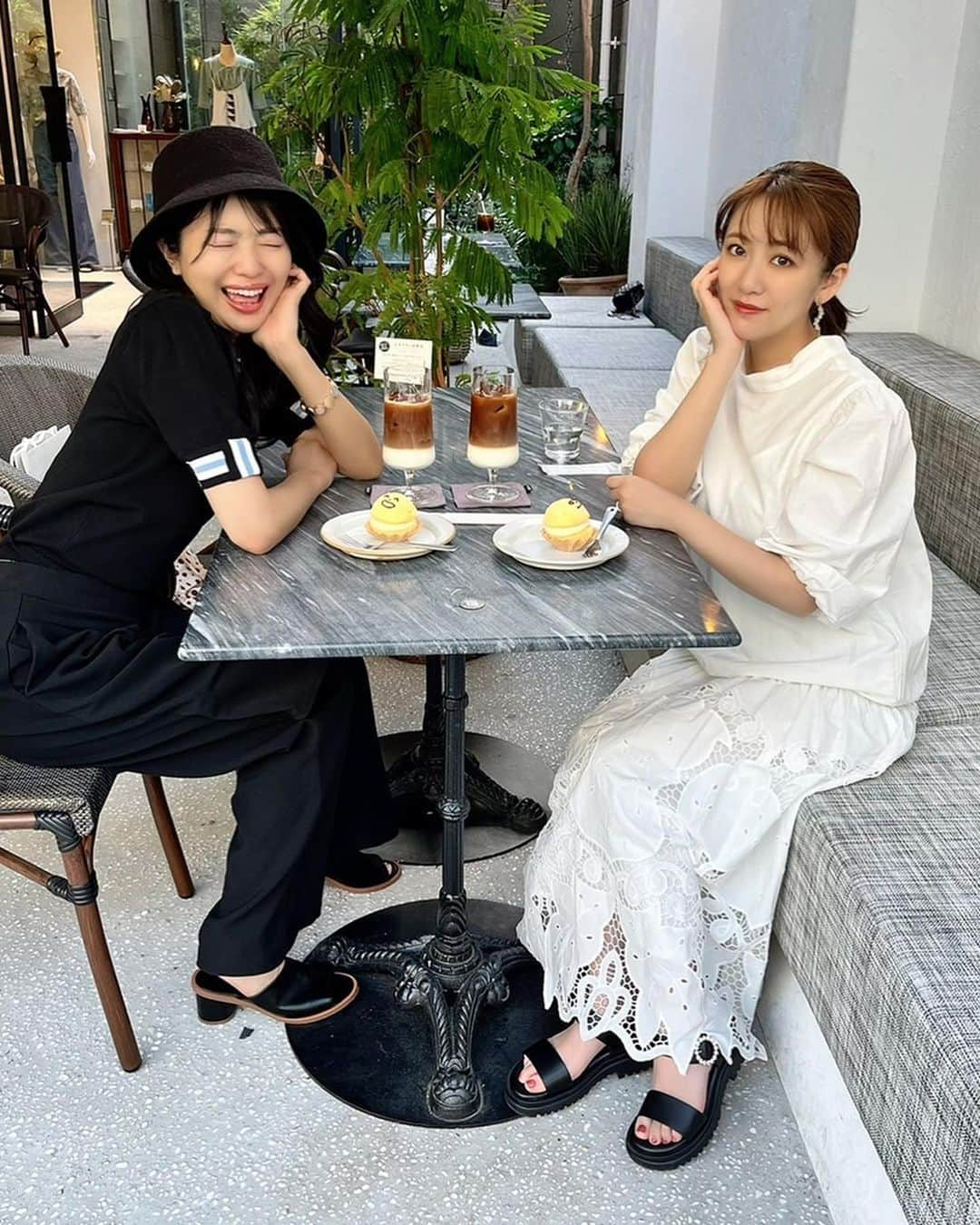 北原里英さんのインスタグラム写真 - (北原里英Instagram)「☕️ この前みなみちゃんと おしゃれなカフェ行きました🍰 みなみちゃんと話すと元気もらえる💭  これ、 ケーキと同じ顔しました😄😄😄  @taka37_chan」6月4日 20時37分 - rie_kitahara_3