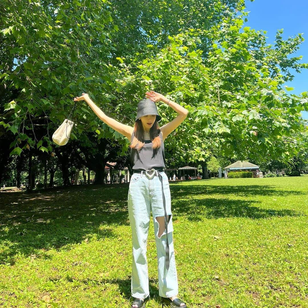 美香さんのインスタグラム写真 - (美香Instagram)「お気に入りの帽子とベルト💚  帽子 @coel.official   ベルト @sea_japan   朝から全力。 もう無理ー！寝ます💗 おやすみなさい😘  #21時就寝🌙」6月4日 20時54分 - mikaofficial99