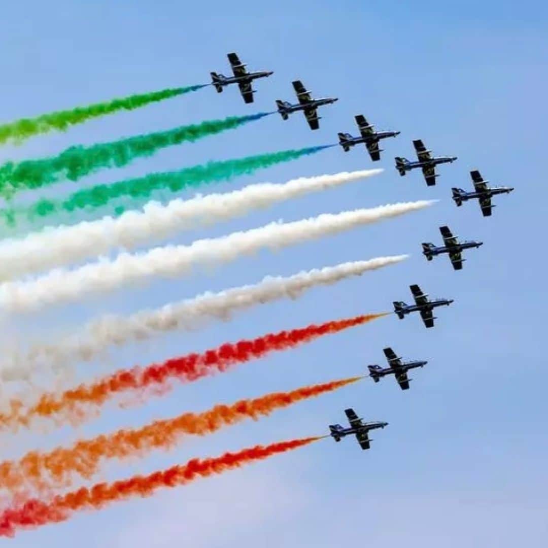 渡辺早織さんのインスタグラム写真 - (渡辺早織Instagram)「in 2 giugno  festa della repubblica italiana 🇮🇹🥳  6月2日のイタリア共和国記念日を イタリア大使館でお祝いしました。  第二次世界大戦後、 王政から共和政にするかの是非を 国民投票したのがまさにこの日。  この日はイタリアではとても大切にされていて ローマではパレードが行われ、 イタリア空軍によるトリコローレの飛行機が 空を舞うそうです✈️🇮🇹  大切な日をお祝いできたこと光栄です😌  grazie mille!  buon fine settimana!  😘  #festadellarepubblica #republicdayitaly」6月4日 21時06分 - _watanabesaori_
