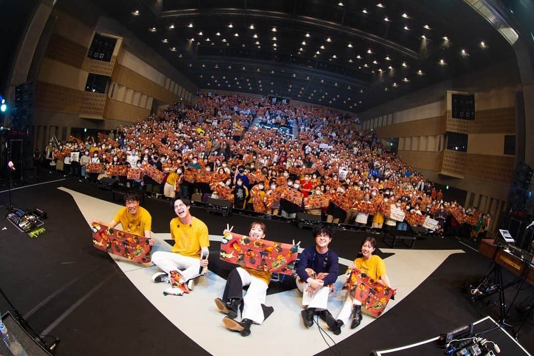 長屋晴子さんのインスタグラム写真 - (長屋晴子Instagram)「松山ありがとを🍊🍊🍊 🍊色Tシャツだ〜 #Actortour2022」6月4日 22時59分 - haruyama_555