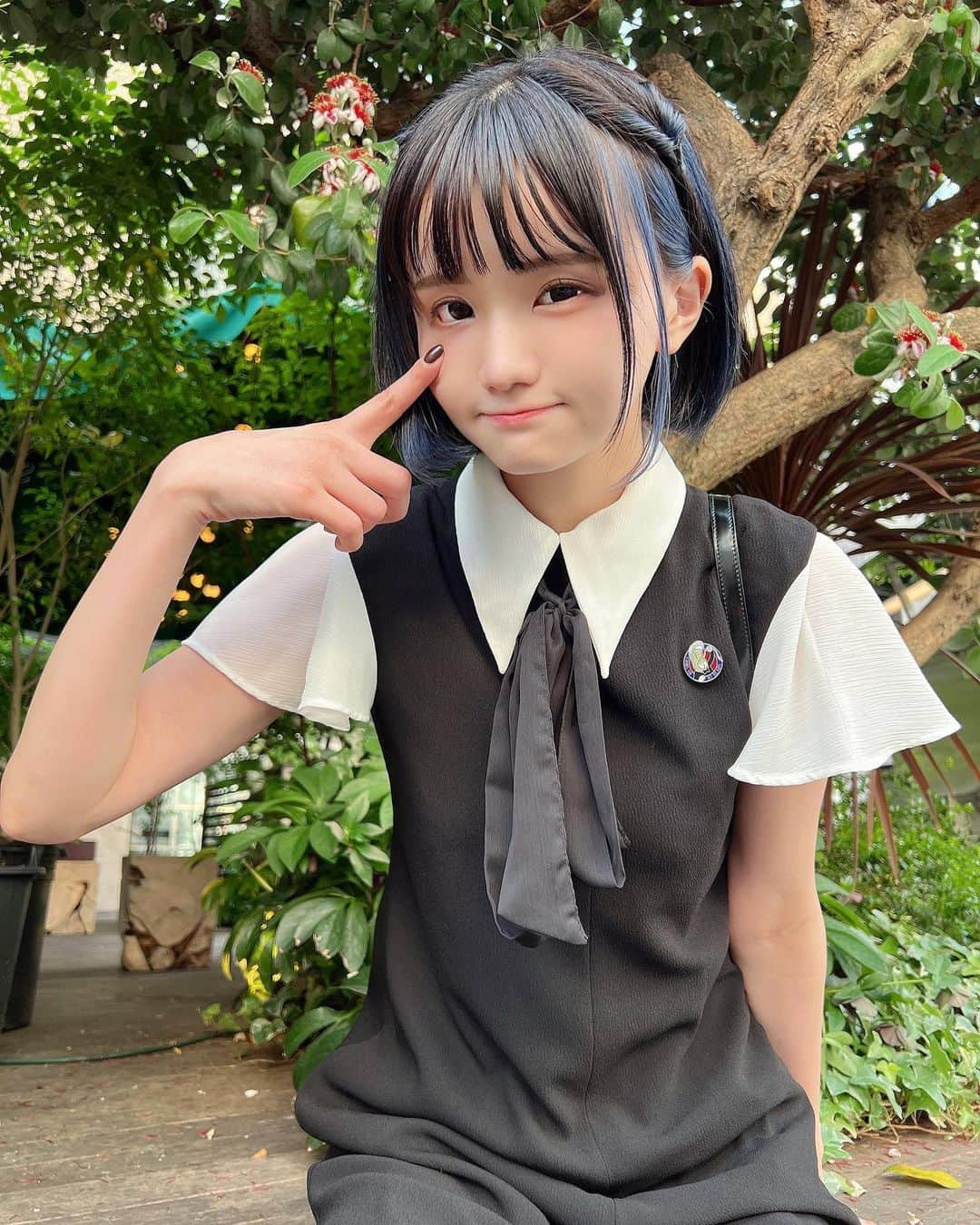 みもれもんさんのインスタグラム写真 - (みもれもんInstagram)「There is an ice house near my house that sells shaved ice only during the hot season, but recently it was hot and children lined up to buy shaved ice 🍧🧊🌈 Eat shaved ice 🤤🍧  帰り道　氷室に並ぶ　子供たち👧  お家の近くに暑い時期だけかき氷を 売ってる氷室があるんだけど、 最近暑くて子供達がかき氷を 買うために並んでたよ🍧🧊🌈  かき氷食いてぇ🤤🍧  #みもれもん #Mimolemon #インスタグラビア #黒髪 #ボブ #ハイトーン#インナーカラー #日本女孩 #Japanesegirl #japan #asiangirl  #tokyo #opensea #NFT #表参道 #omotesando」6月5日 11時58分 - mimore_mon0929