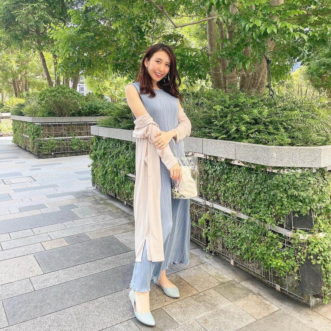 mimiさんのインスタグラム写真 - (mimiInstagram)「one-piece… @birthdaybashshop  cardigan… @kobe_lettuce  pumps… @gu_for_all_   ファストファッション最高🥺💜  スキンケアもドラコスのプチプラはバシャバシャ使いできるから助かる🥺✨ おすすめはたくさんあるけど IHADA @ihada_jp は優秀😊  この時期紫外線での乾燥も怖いから 化粧水はとってもしっとりを使ってるよ✨ （乳液はしっとり） これをデコルテまでしっかり塗る🥺✨  日焼け止めは服につきやすいから 本当は嫌いなんだけど 肌露出する時は日焼け止めもしっかり塗ろう😂 ・ #ファストファッション #ファストファッションコーデ #ワンピースコーデ #神戸レタス #神戸レタスコーデ #ドラコス #ドラコススキンケア #イハダ #夏コーデ  #スキンケア好きさんと繋がりたい #mimi服 #outfitoftheday #ootdfashion #birthdaybash #kobelettuce #gu #iHda #스킨케어　#데일리룩」6月5日 14時03分 - chan.mi3