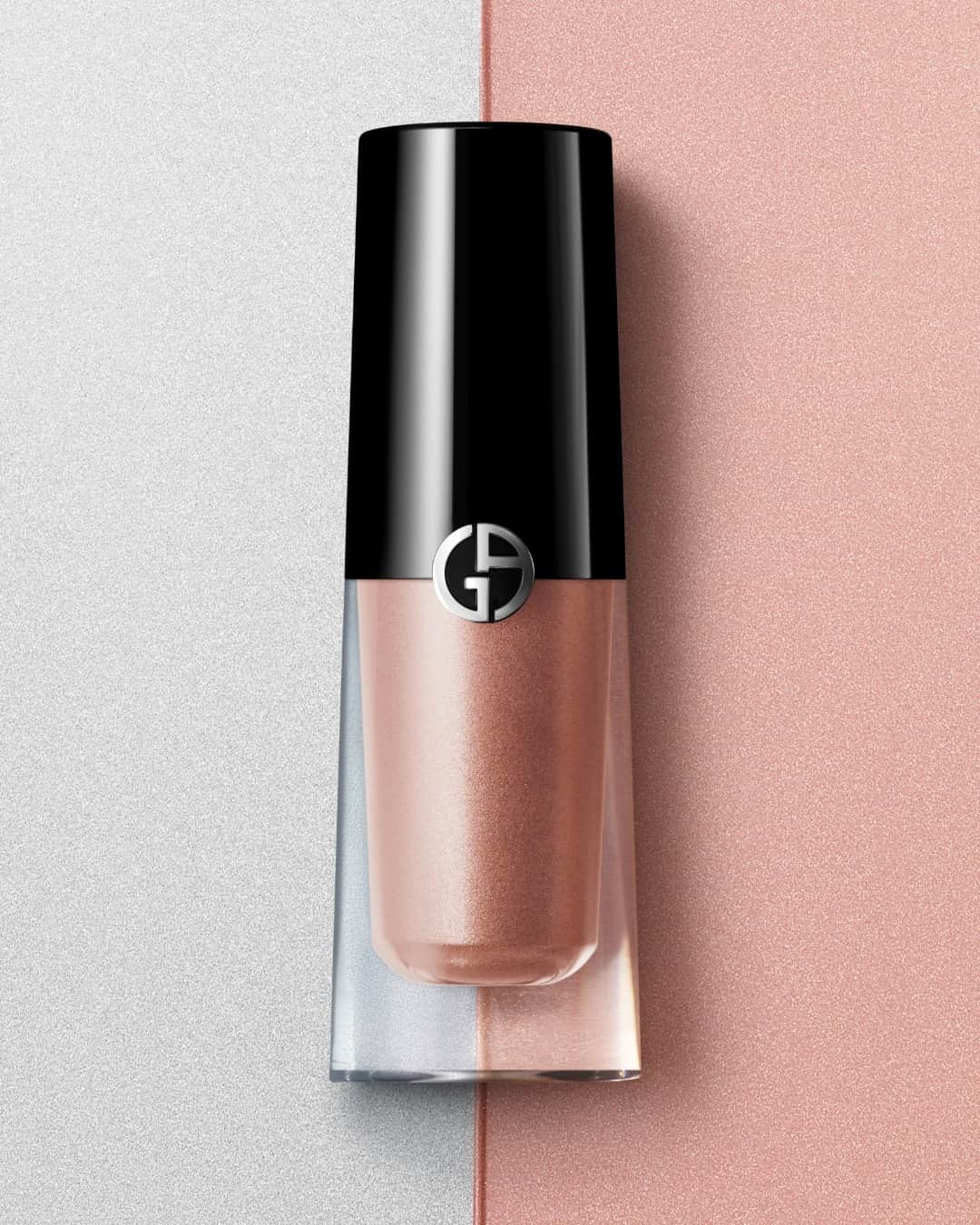 Armani Beautyさんのインスタグラム写真 - (Armani BeautyInstagram)「Sunlit shimmer. Enriched with natural pigments and pearls, EYE TINT delivers vibrant long-lasting color. Combine EYE TINT in shades 44 and 27 with LIP MAESTRO MEDITERRANEA in shade 109 to bring a radiant glow to your makeup look.   #Armanibeauty #ArmaniEyesToKill #EyesToKill #EyeTint #LipMaestro #makeup」6月5日 17時00分 - armanibeauty