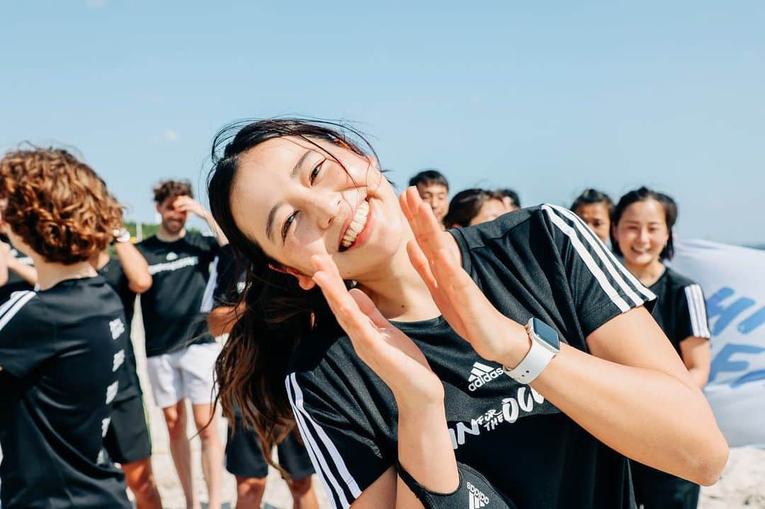 坂口佳穂さんのインスタグラム写真 - (坂口佳穂Instagram)「RUN FOR THE OCEANS SUMMIT に参加してきました🌊 みんなで走ったり、ビーチプロギングや、トレーニングや、ビーチヨガ、ビーチバレー、ビーチクリーンをしたり。 海のためにみんなで身体を動かしながら、楽しむ！ 写真から見てわかるようにとても楽しかったのです✨ 久しぶりのビーチも最高に気持ちよかった〜〜  参加者皆さんの環境問題に対しての意識や身体を動かす意識の高さもとても刺激をもらいました！！  Thank you for  @adidastokyo   #parley #runfortheoceans #adidasrunners #AR」6月5日 18時32分 - s_ka_ho