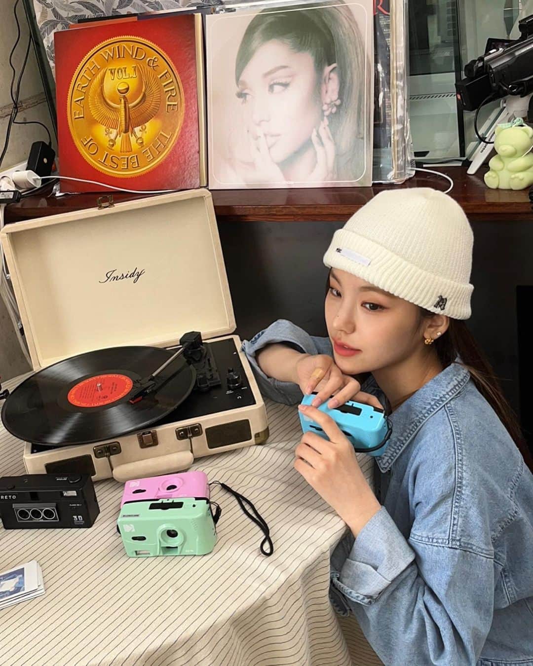 ITZYさんのインスタグラム写真 - (ITZYInstagram)「ITZY COZY HOUSE📸」6月5日 20時26分 - itzy.all.in.us