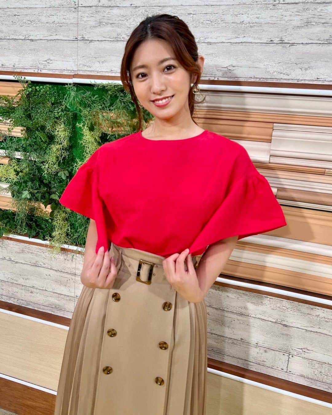 白戸ゆめのさんのインスタグラム写真 - (白戸ゆめのInstagram)「👗 . #東京インフォメーション #衣装 先週のモニフラでの衣装をまとめて🌟 . YouTubeには過去の動画も載っています！ ぜひご覧ください〜💕」6月5日 20時26分 - yumeno.s_