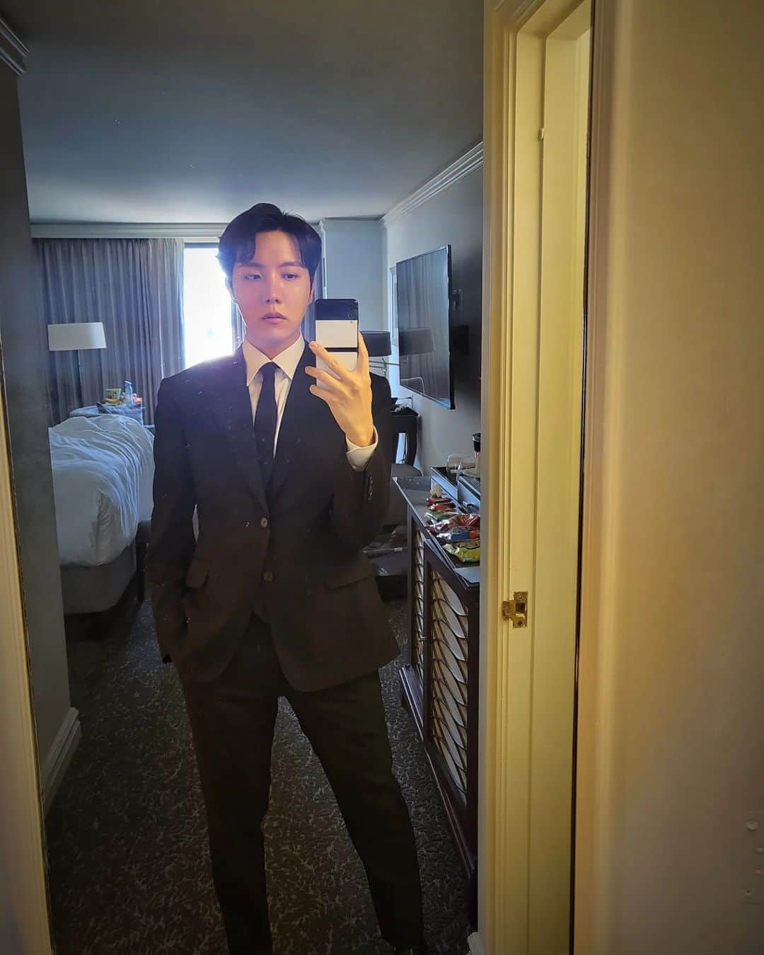 J-HOPEさんのインスタグラム写真 - (J-HOPEInstagram)「🤍🏠」6月5日 22時49分 - uarmyhope