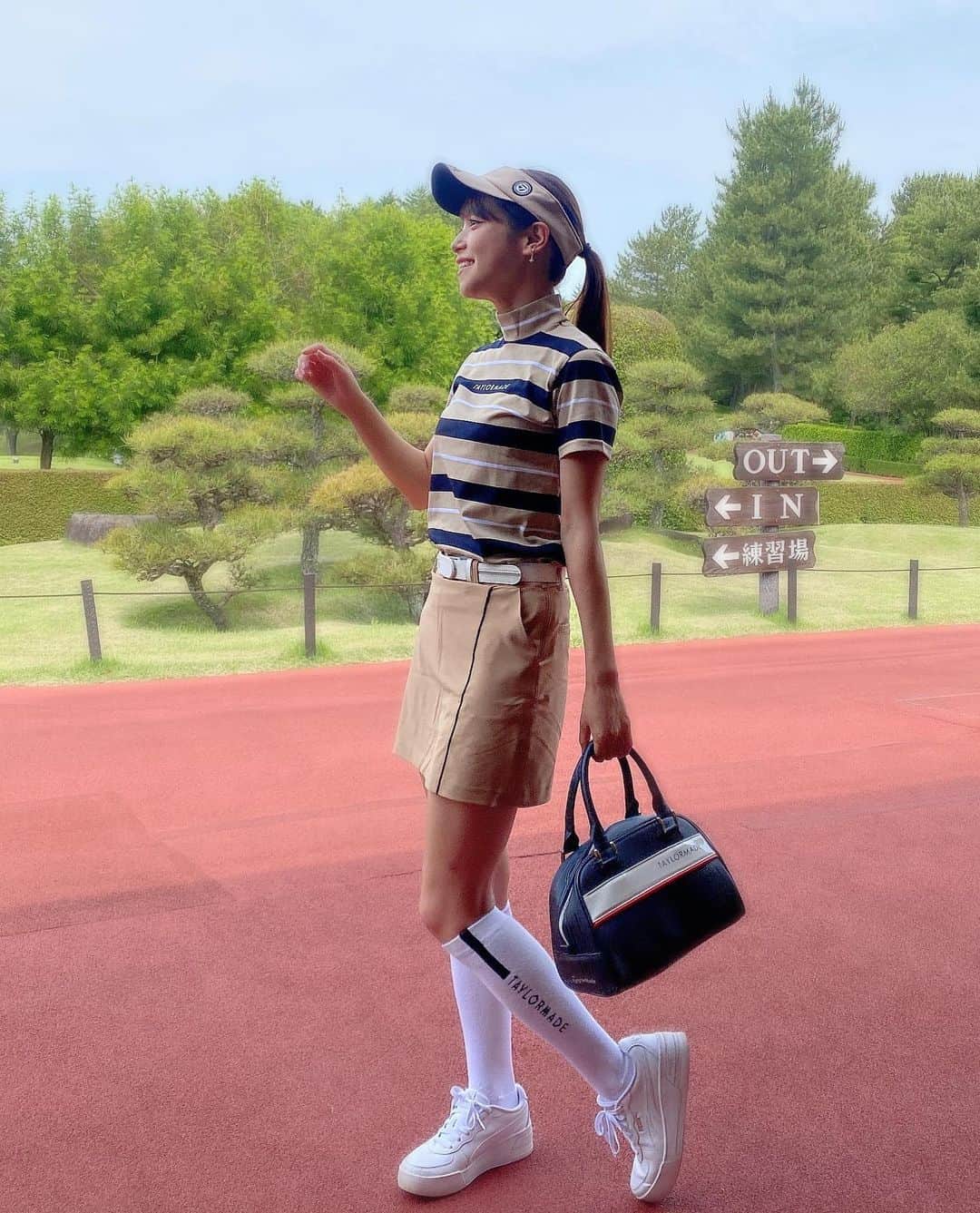 鷲見玲奈ミニスカート画像 