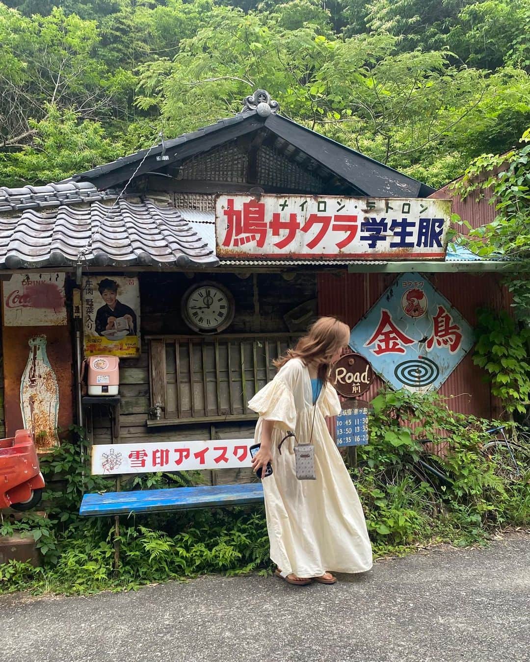 田中優衣さんのインスタグラム写真 - (田中優衣Instagram)「先日いったカフェが素敵すぎた🌱 道のりは険しかったけど とっても素敵でした。 オーナーさんがとにかく優しい方。 猫好きさん必見です👀」6月6日 18時54分 - heisei_8nen