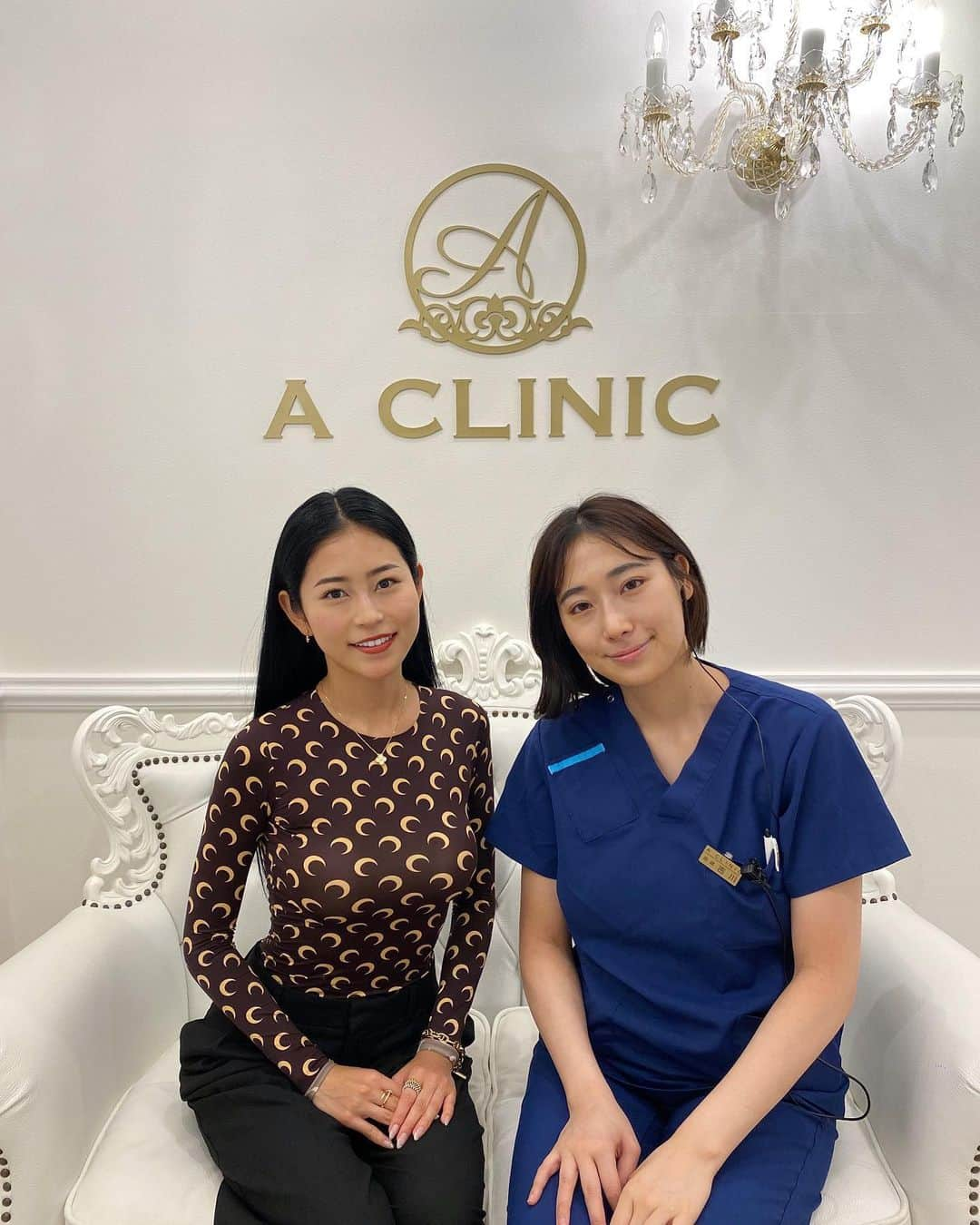 十枝梨菜さんのインスタグラム写真 - (十枝梨菜Instagram)「@a_clinic_ginza さんで定期メンテナンス🌙今回は吉川先生 @aclinic_yoshikawa にAスレッドをしていただきました🤎  輪郭をさらにすっきりさせたい&ほうれい線も少し気になるんです〜🫠と先生にお話ししたら本当あっという間に魔法のように私の願いを叶えてくれました🥹🫶  before&afterの写真見て👀💕  もう長らくお世話になっているA CLINICさん。いつ行ってもパーフェクトな仕上がりを提供してくださるの😮‍💨💖(だから通っているのだ🫡  次は近々噛み締め防止にボトックスやっていただこうかな✨  #aスレッド #糸リフト #aclinic #aclinic銀座 #aclinic横浜　#aclinic新宿 #aクリニック #エークリニック#美容 #小顔 #美肌 #リフトアップ #美容外科 #美容皮膚科 #美容クリニック#吉川彩」6月6日 19時21分 - rinatoeda0611