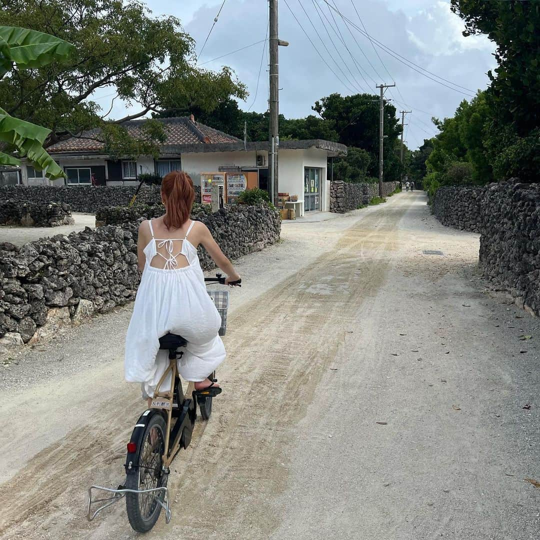 中町綾さんのインスタグラム写真 - (中町綾Instagram)「自転車で島巡りしたの☀️ タイムスリップしたみたいな空間で素敵すぎた💙」6月6日 19時31分 - ayanakamachi