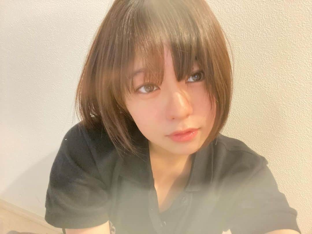 吉柳咲良さんのインスタグラム写真 - (吉柳咲良Instagram)「たまにはJKっぽく自撮りでも載せようかと試みた吉柳。  こないだスマホの画面を割ってしまったのがいい感じになっていますね😂  もうやりません…🤦‍♀️  髪を切る前に記念に残しておきます⸜ ෆ ⸝‍   #吉柳咲良」6月6日 22時20分 - kiryusakura_official