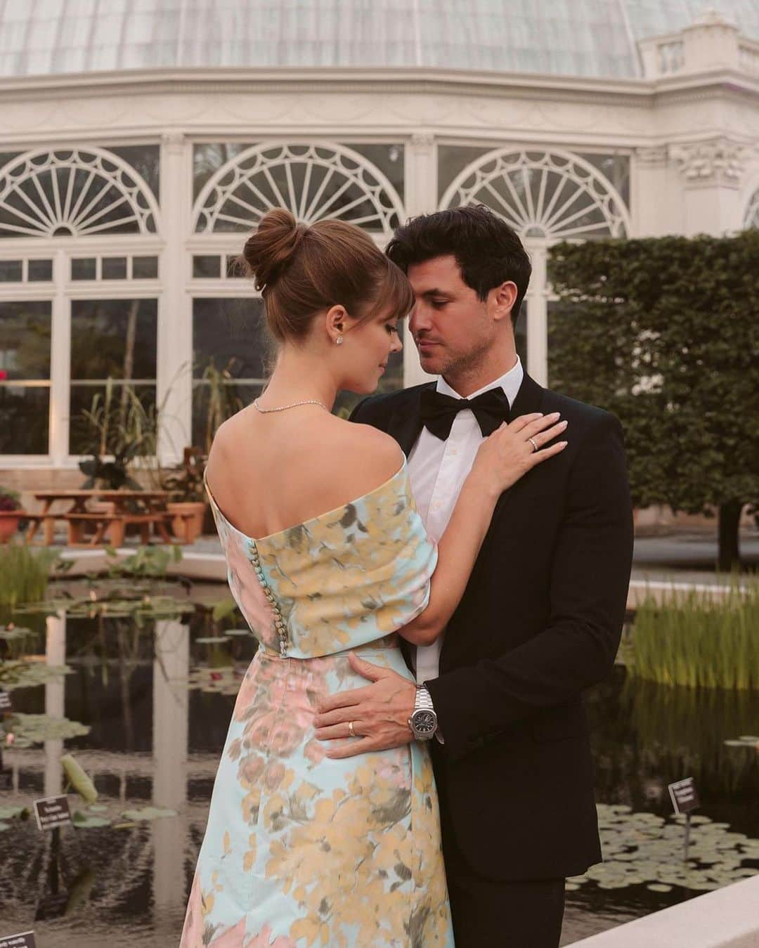 レラローズさんのインスタグラム写真 - (レラローズInstagram)「@jennycipoletti wears Lela Rose Spring 22 to the @nybg Conservatory Ball 🌸」6月7日 5時57分 - lelarose