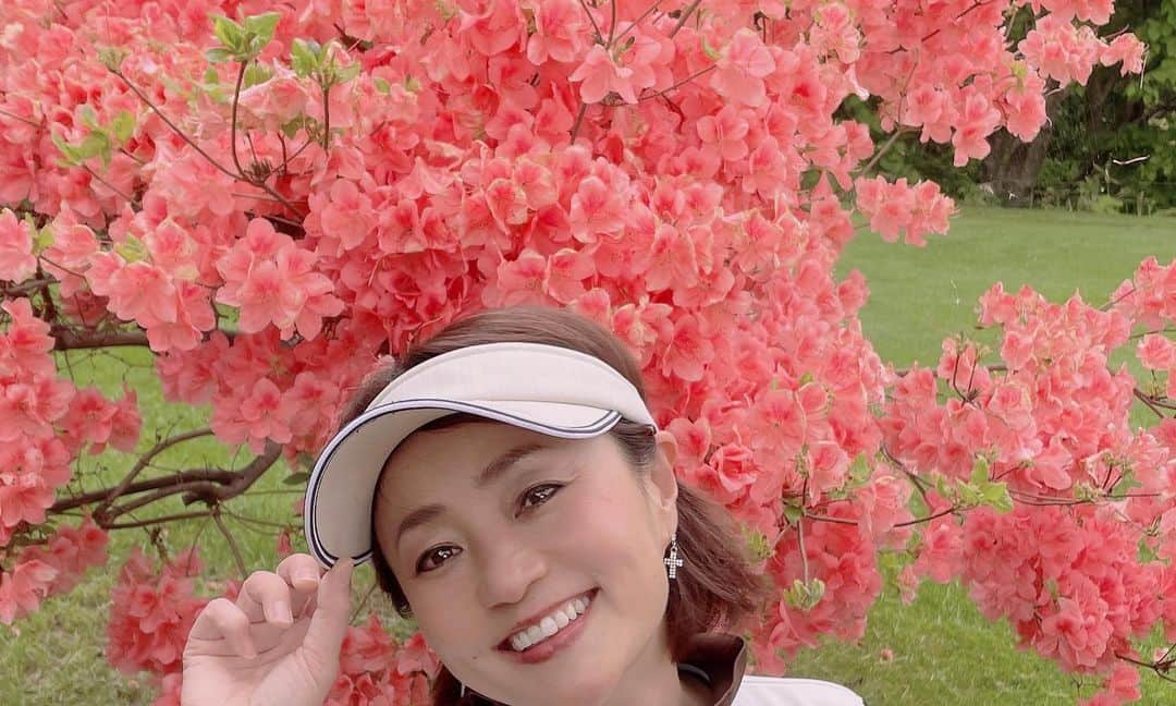 橋本志穂さんのインスタグラム写真 - (橋本志穂Instagram)「北海道で 最初のゴルフは 夫人会ゴルフ❣️ (同世代なので女子会ではない❓笑) 綾さんのお友だちは みんなゴルフ上手で、おしゃれ‼️ そして楽しい❣️  綾さんのメンバーコースで のんびり午後からスルーで ラウンド。 北海道ってゴルフが身近でいいなぁ😍  @lanvin_sport_official  #ゴルフ女子　 #夫人会」6月7日 11時33分 - shihohashimoto3
