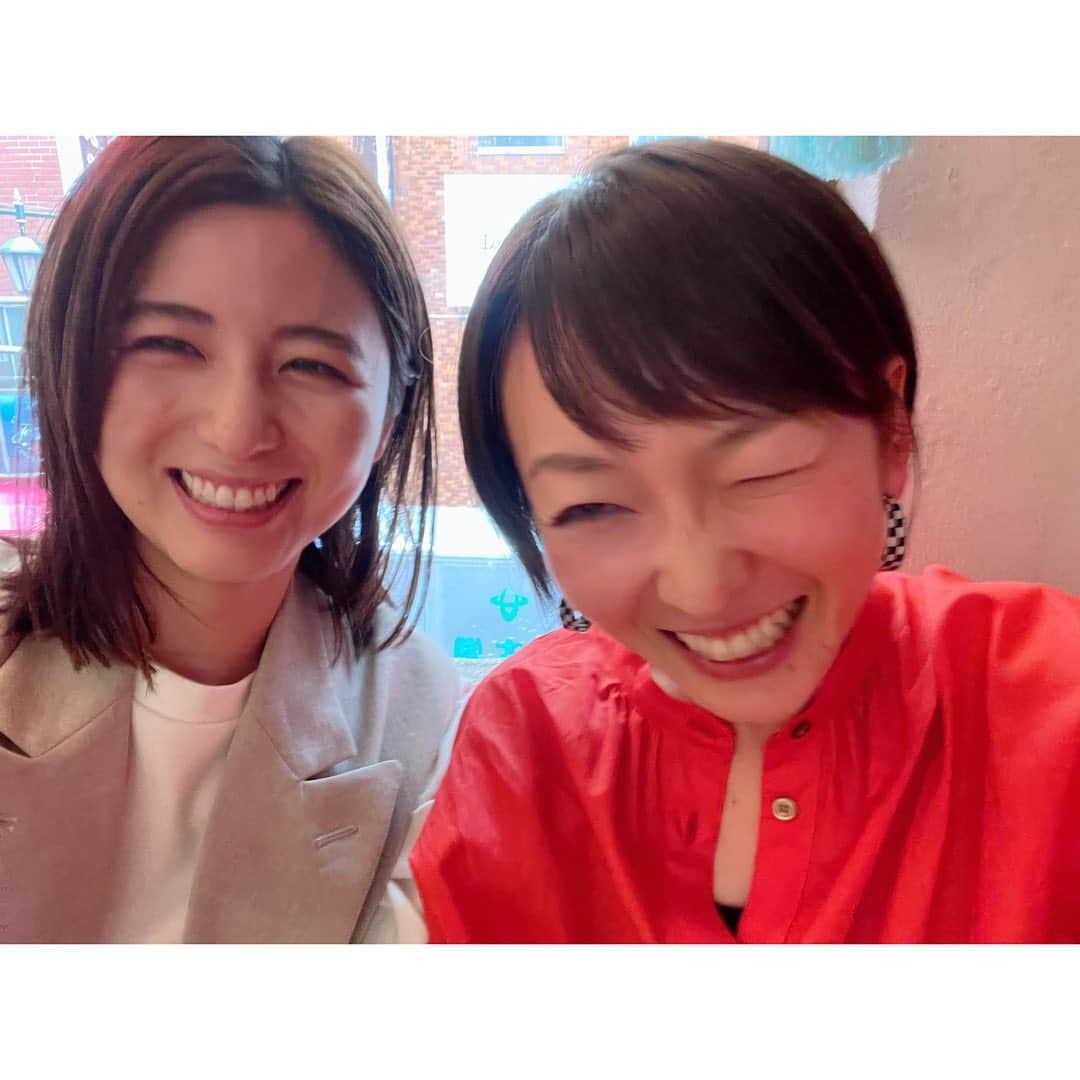 宇賀なつみさんのインスタグラム写真 - (宇賀なつみInstagram)「. . この人の笑顔が大好き♡♡ 先日、久しぶりに会えました。 . . #同期 #狩野恵里 #宇賀なつみ」6月7日 12時14分 - natsumi_uga