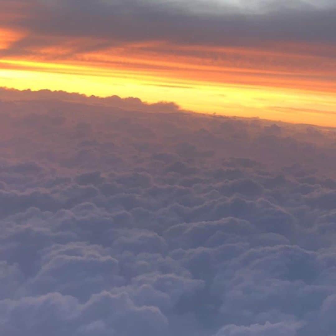 田中悦子さんのインスタグラム写真 - (田中悦子Instagram)「過去に撮った雲の上からのpic  #機内から #飛行機 #美しい」6月7日 19時32分 - etsuko.reborn25