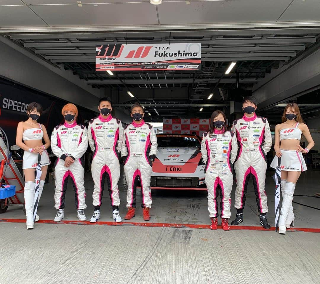 佐々木萌香さんのインスタグラム写真 - (佐々木萌香Instagram)「. Team Fukushima🍑 Super Taikyu Fuji24h🏁  沢山の応援をありがとうございました🌟 チームみんなで心を一つに戦いました 今年もまた一つ、楽しい思い出を作れました😊👍  これからも福島県を盛り上げていきます 次は東北！宮城県の菅生！ 東北を背負ってチームで戦います✨ これからもチーム福島の応援を宜しくお願いします⸜ ෆ ⸝‍  #SUPER耐久 #supertaikyu #S耐 #fuji24h #富士24時間 #チーム福島 #teamfukushima #富士スピードウェイ #モータースポーツ #motorsport #レースクイーン #racequeen #rq #circuitgirls #hankook #fukushima #福島 #佐々木萌香」6月7日 23時25分 - moeka_sasaki