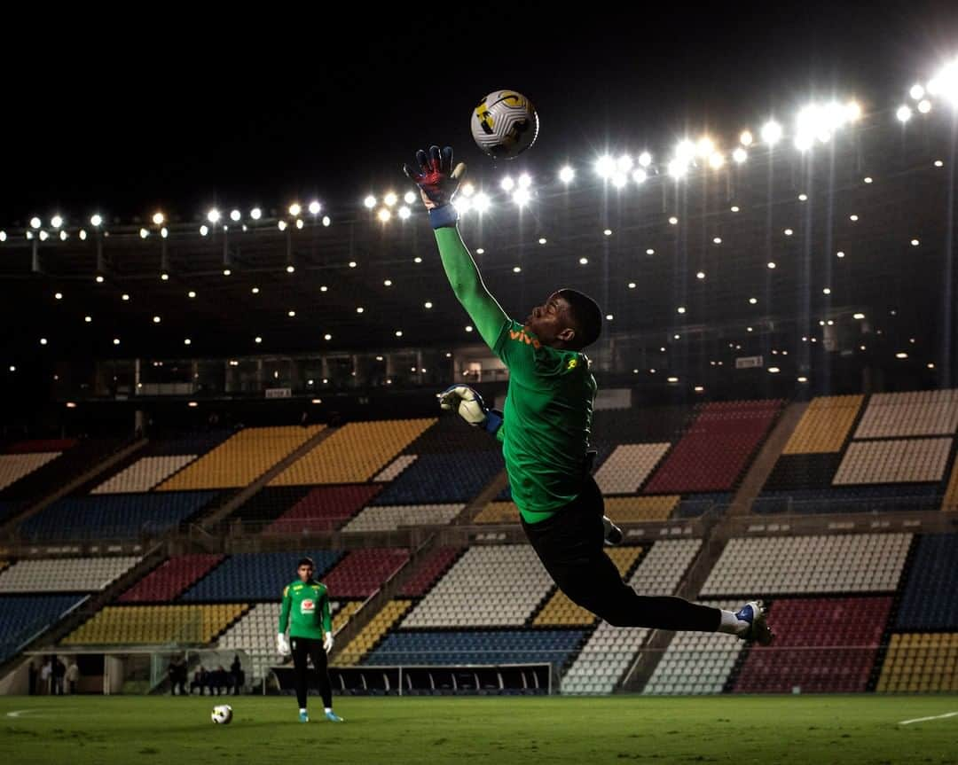 サッカー ブラジル代表チームさんのインスタグラム写真 - (サッカー ブラジル代表チームInstagram)「Amanhã tem #SeleçãoSub20 em campo! Time estreia no Torneio Internacional do Espírito Santo contra o Paraguai e você vai poder assistir AO VIVO na TV Brasil.  🇧🇷 x 🇵🇾 | 08/06 - 20h30  Fotos: Foto FC/Pedro Vale」6月8日 6時18分 - cbf_futebol