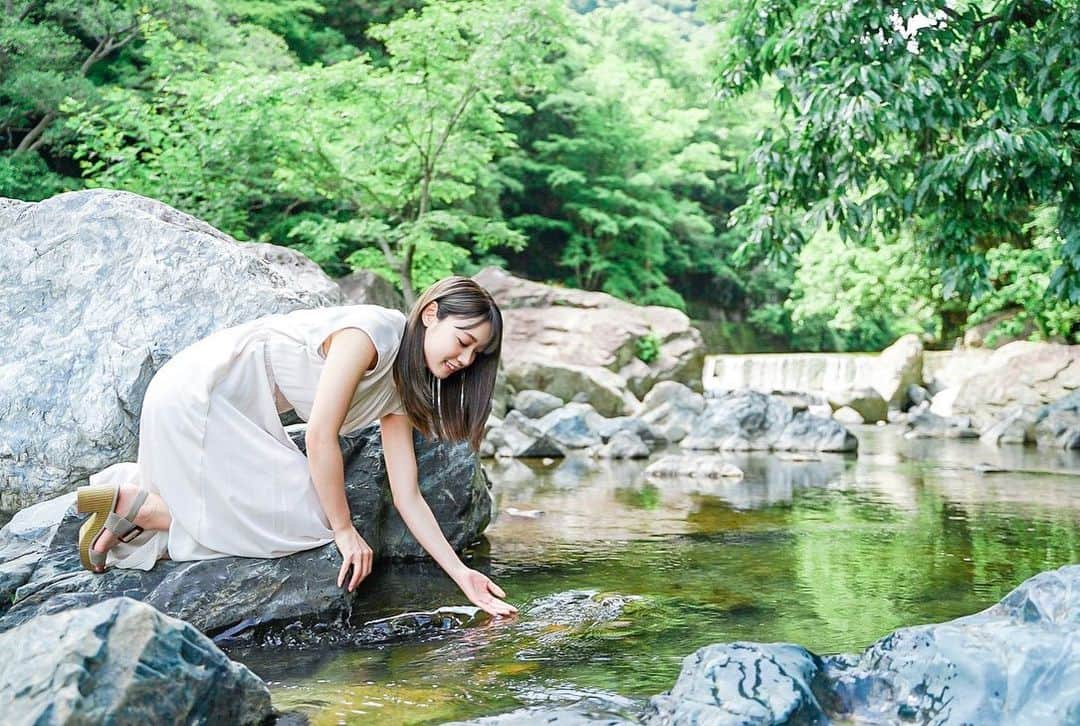 ののさんのインスタグラム写真 - (ののInstagram)「. 初夏🌿 大阪府にある摂津峡  ストーリーズの投稿で分かる人には場所分かったみたい🤔✨  Photographer. @kokoro.42  #摂津峡#ポートレート#ポトレ#被写体#ワンピース#ワンピ#スナイデル#夏服#新緑#新緑の季節#新緑が綺麗#川#人像#人像攝影#人像写真#東京カメラ部#絵のような写真が好き#私の写真もっと広まれ#ポトレのセカイ#portrait#snidel#japan#fineart」6月8日 7時00分 - nonoko0309