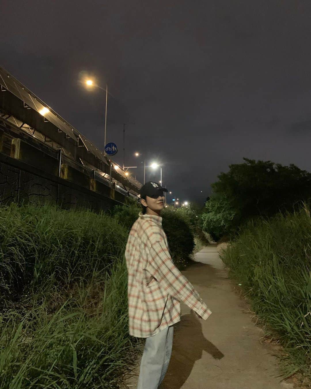 ジョシュアさんのインスタグラム写真 - (ジョシュアInstagram)「Han River walk 🦶🏻🦶🏻」6月8日 11時57分 - joshu_acoustic